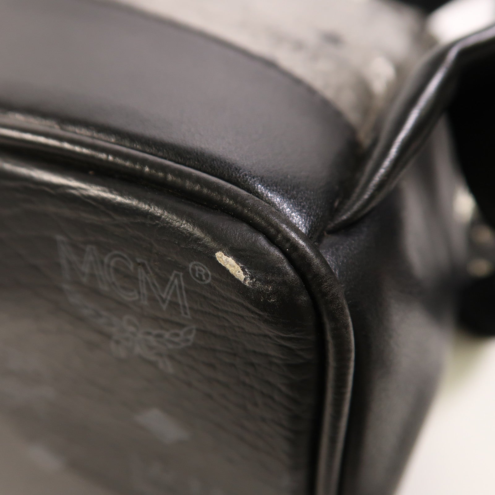 MCM 皮革Backpack銀扣背包