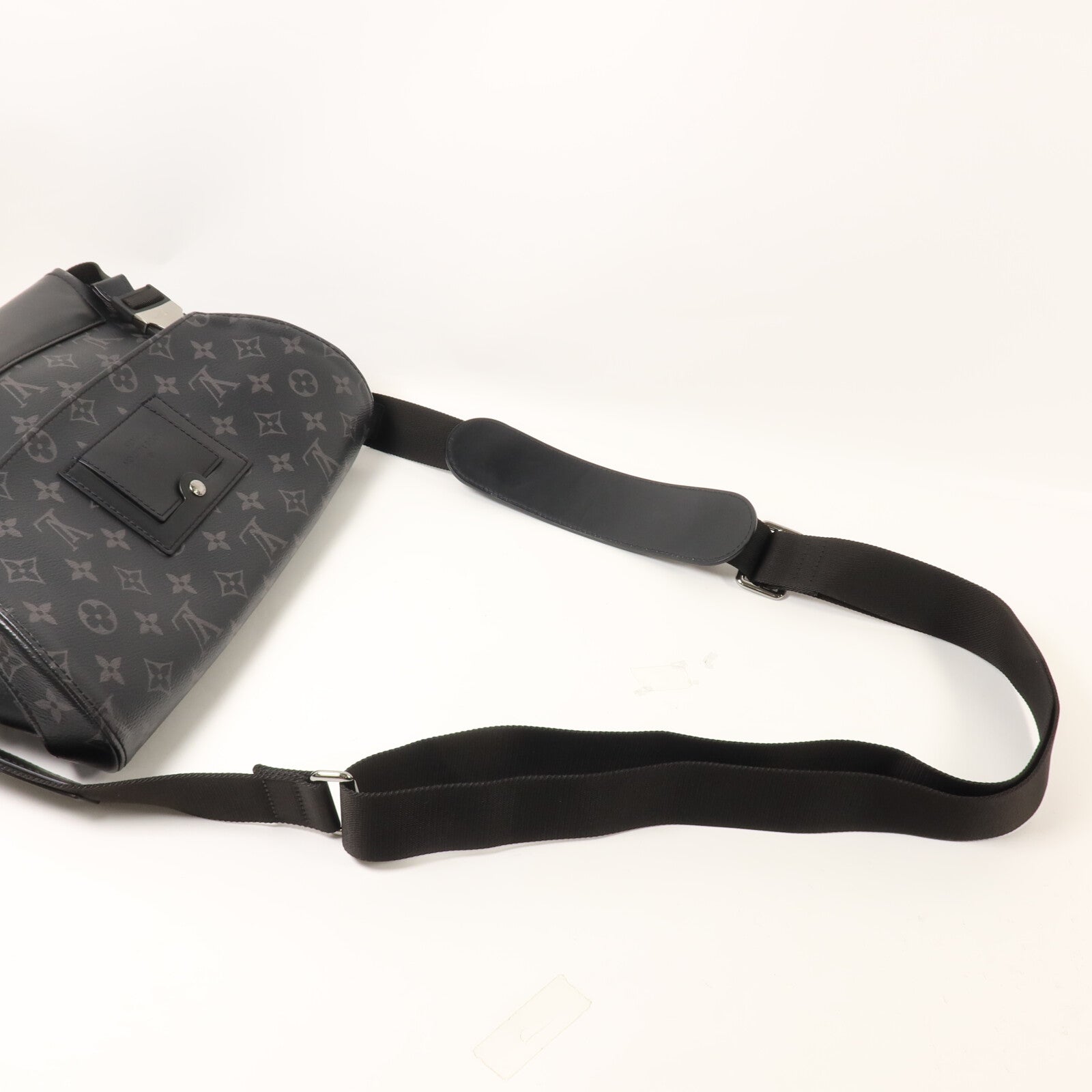 LOUIS VUITTON 【激減優惠】Monogram Eclipse Messenger PM Voyager肩背袋