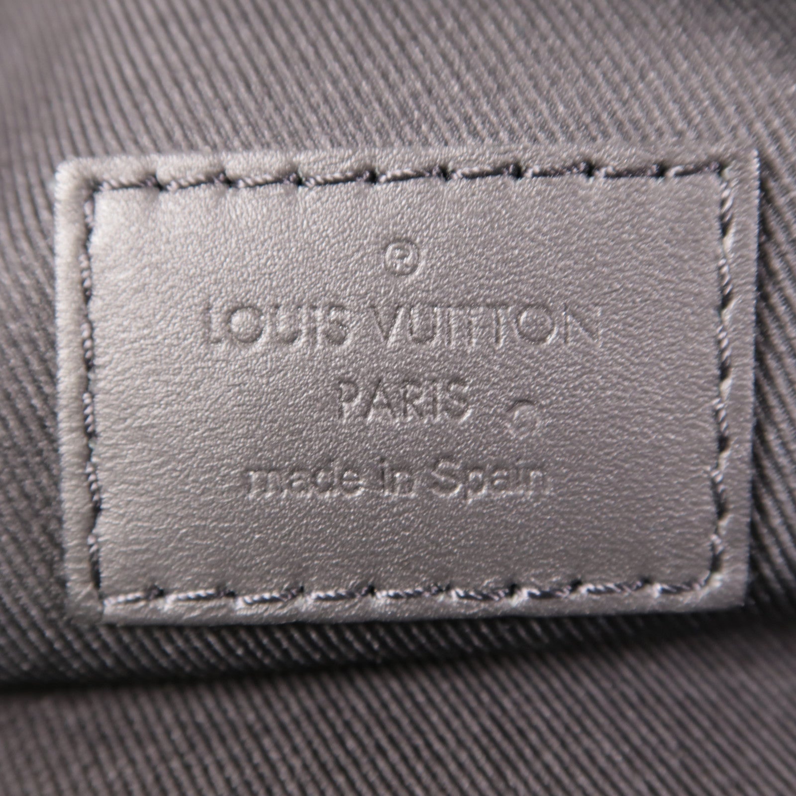 LOUIS VUITTON Damier Infini Discovery Messenger MM銀扣肩背袋