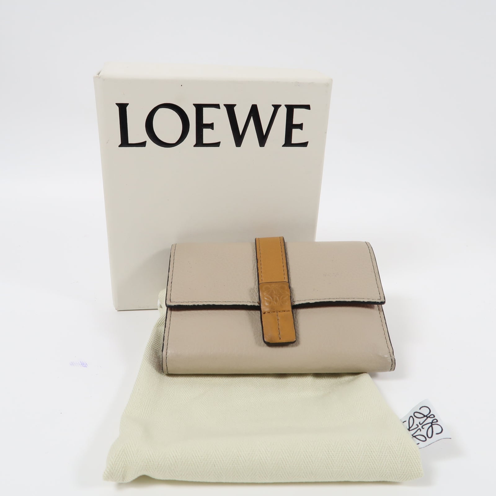 LOEWE 牛皮皮革Wallet銀扣錢包米色