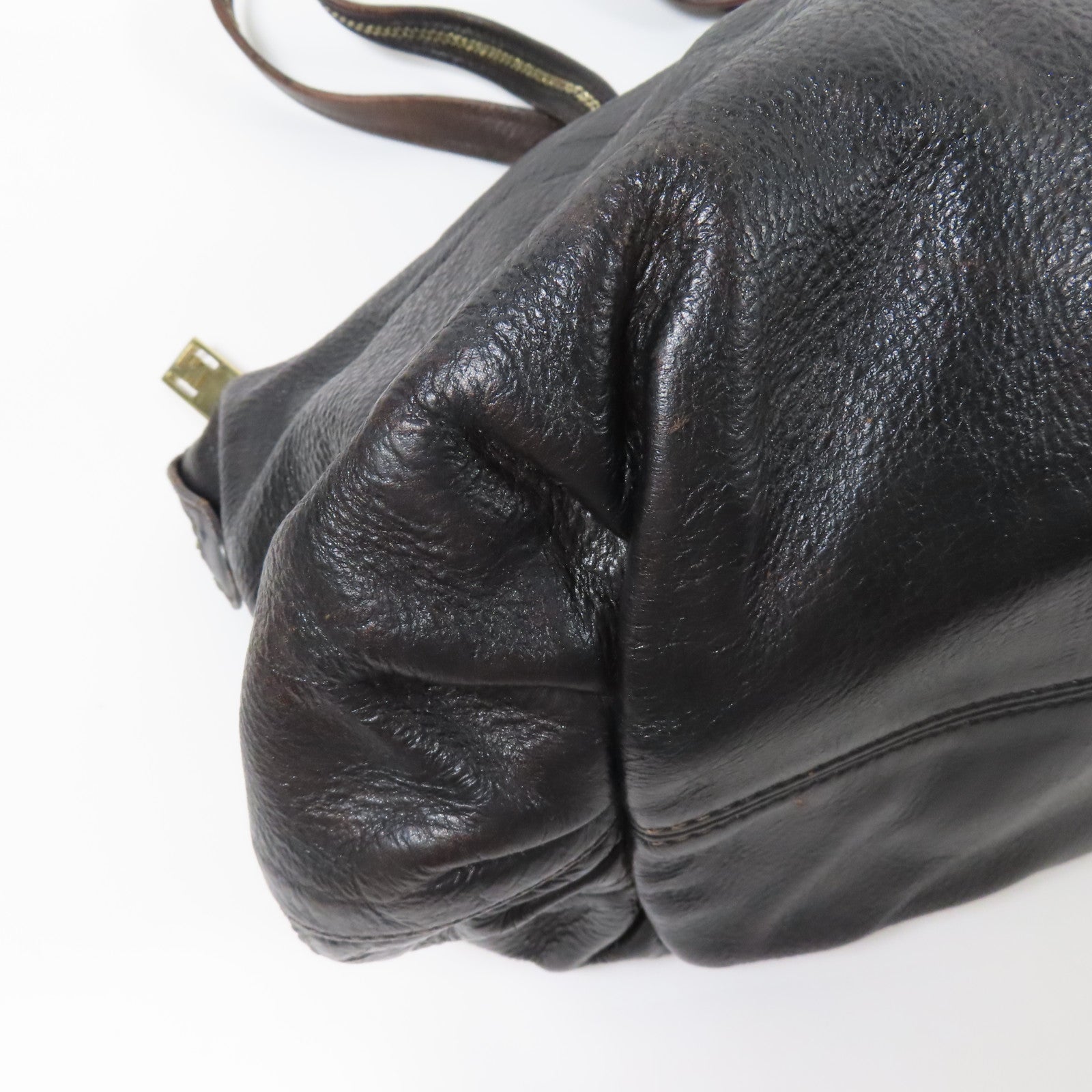 FENDI 皮革Shoulder Bag金扣肩背袋