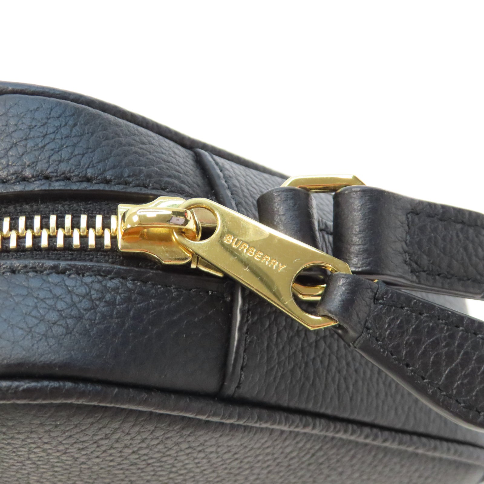 BURBERRY 牛皮皮革Smau Camera Bag金扣肩背袋黑色