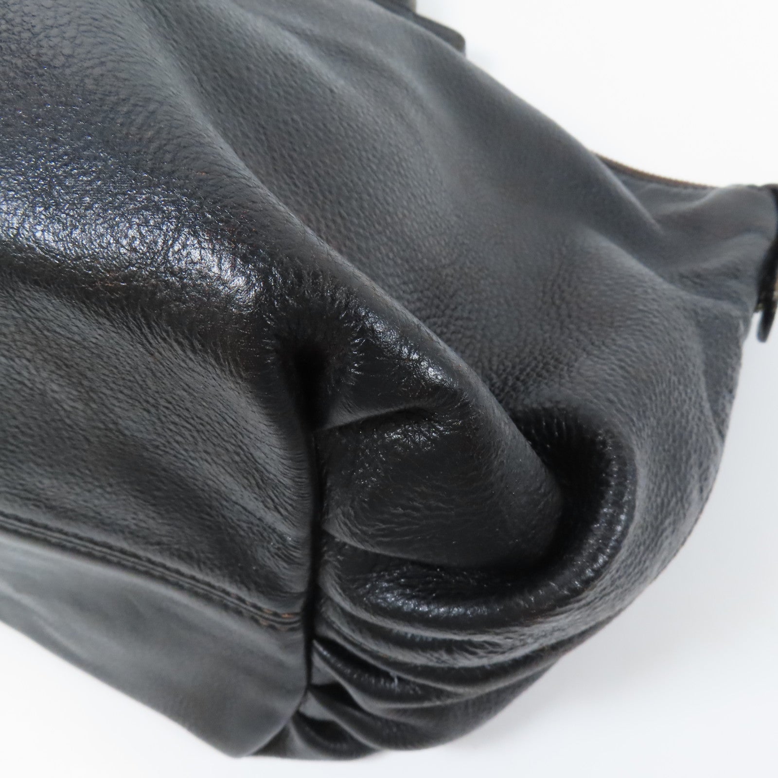 FENDI 皮革Shoulder Bag金扣肩背袋