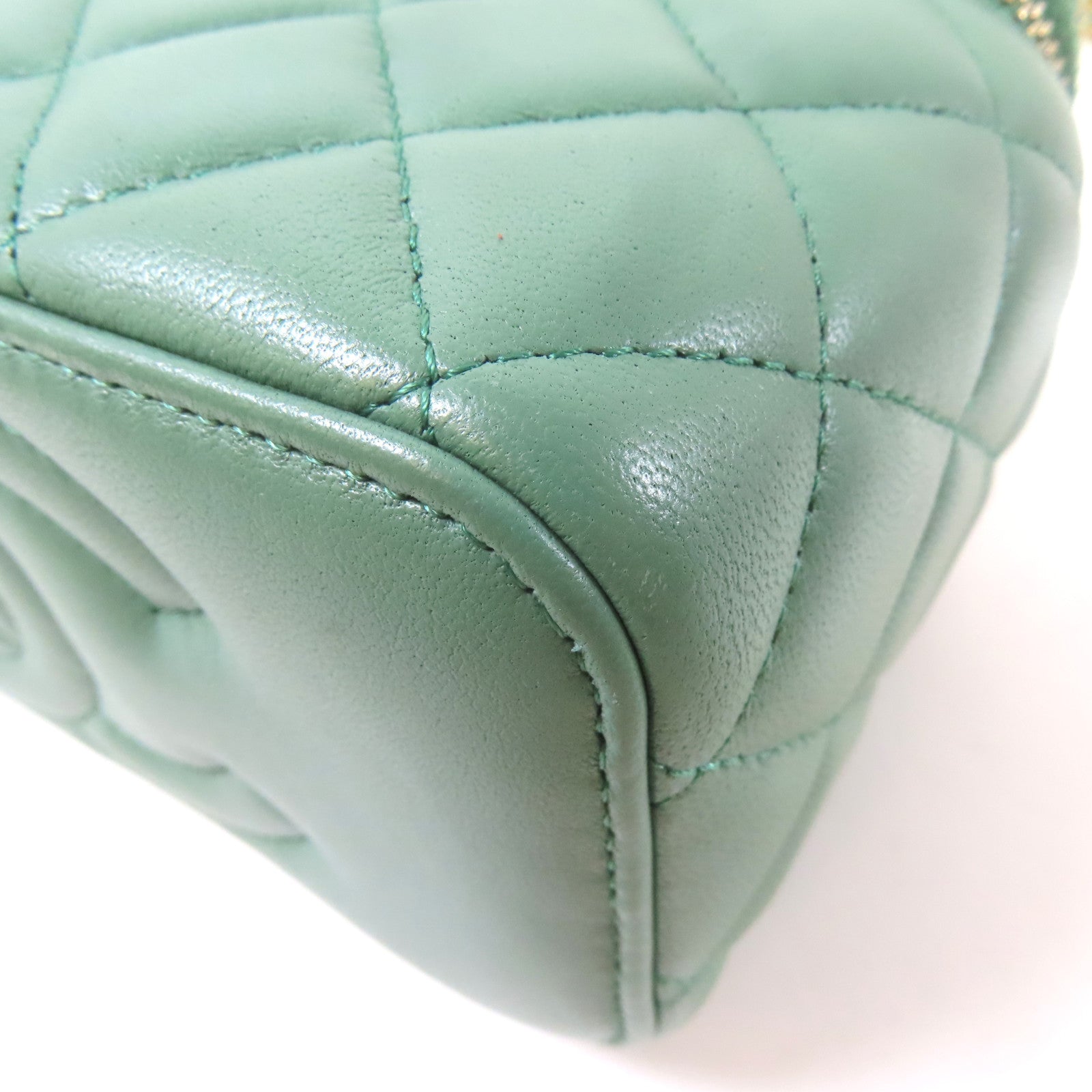 CHANEL 菱格羊皮皮革Vanity Bag金扣鏈帶肩背袋綠色