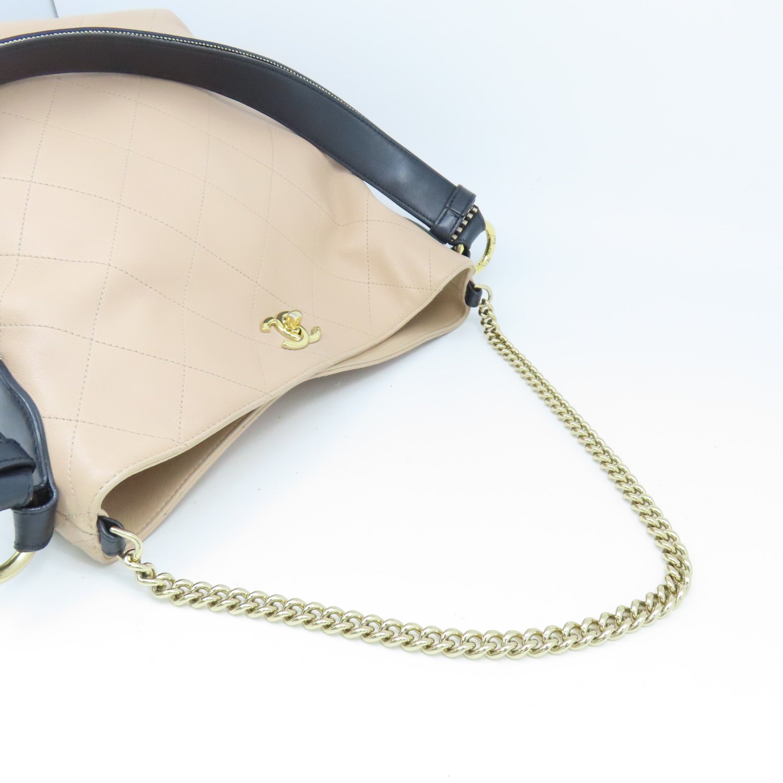 CHANEL 【激減優惠】菱格牛皮皮革Shoulder Bag金扣鏈帶肩背袋米色/黑色