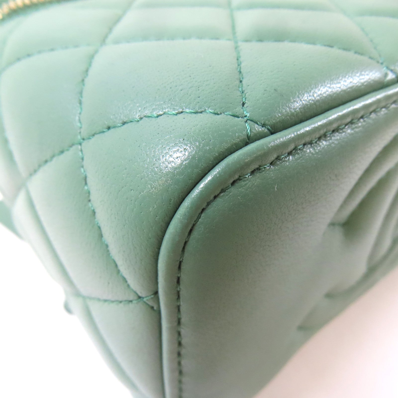 CHANEL 菱格羊皮皮革Vanity Bag金扣鏈帶肩背袋綠色