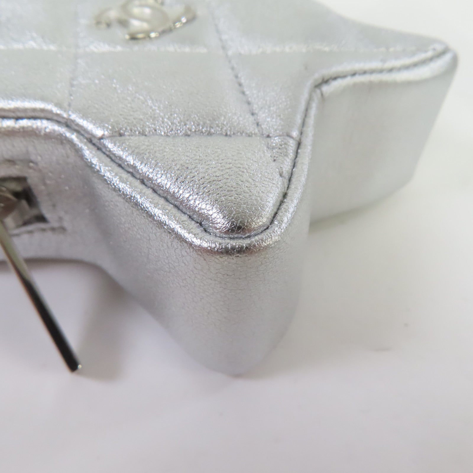 CHANEL 菱格羊皮皮革Star Coin Case銀扣零錢包銀色