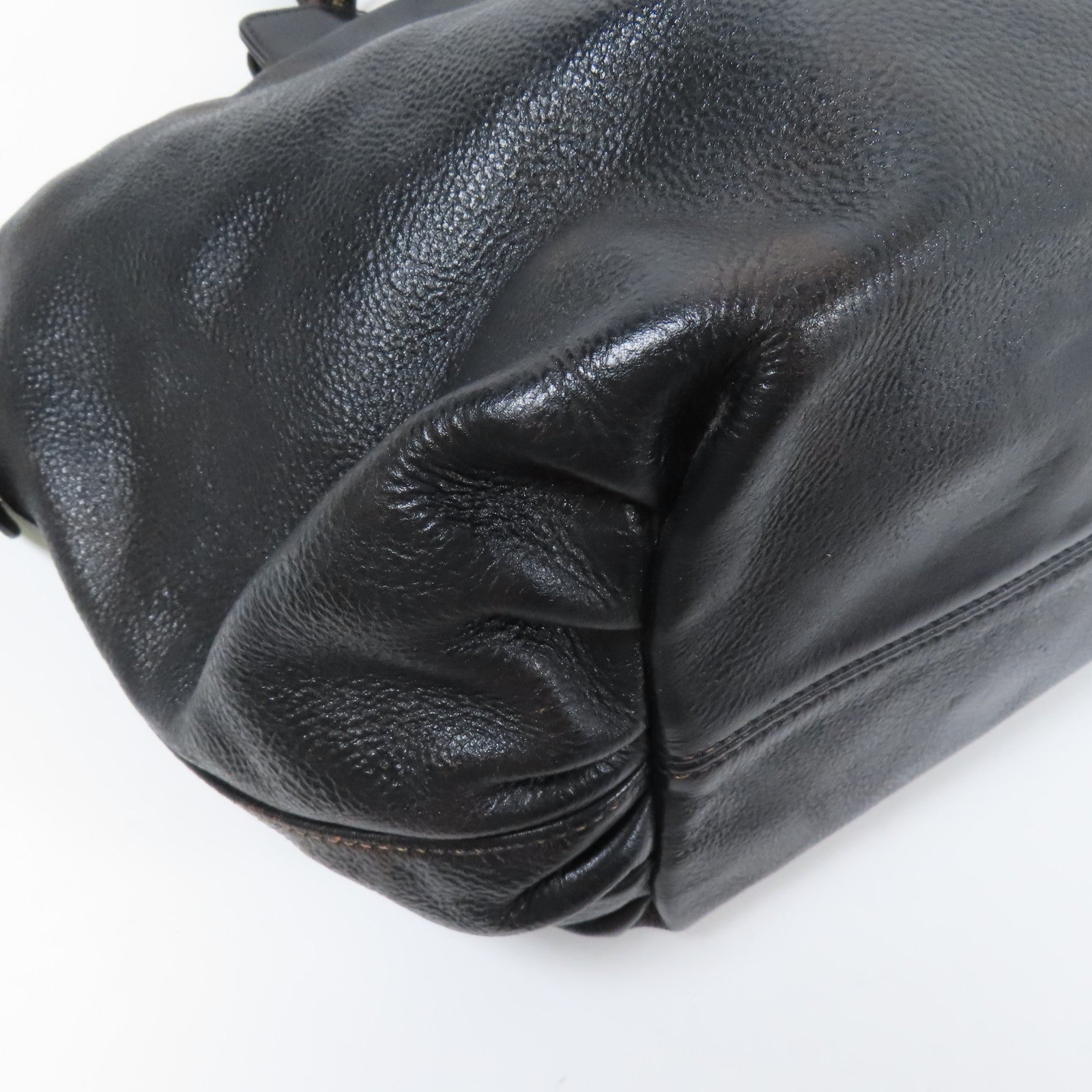 FENDI 皮革Shoulder Bag金扣肩背袋