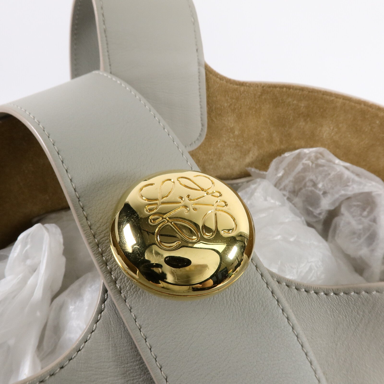 LOEWE 牛皮皮革Pebble Bucket Medium肩背袋