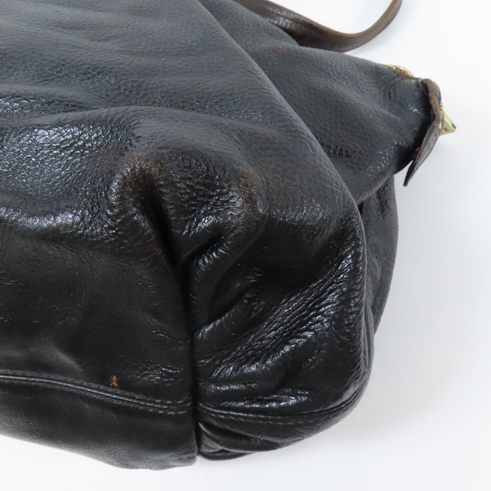 FENDI 皮革Shoulder Bag金扣肩背袋