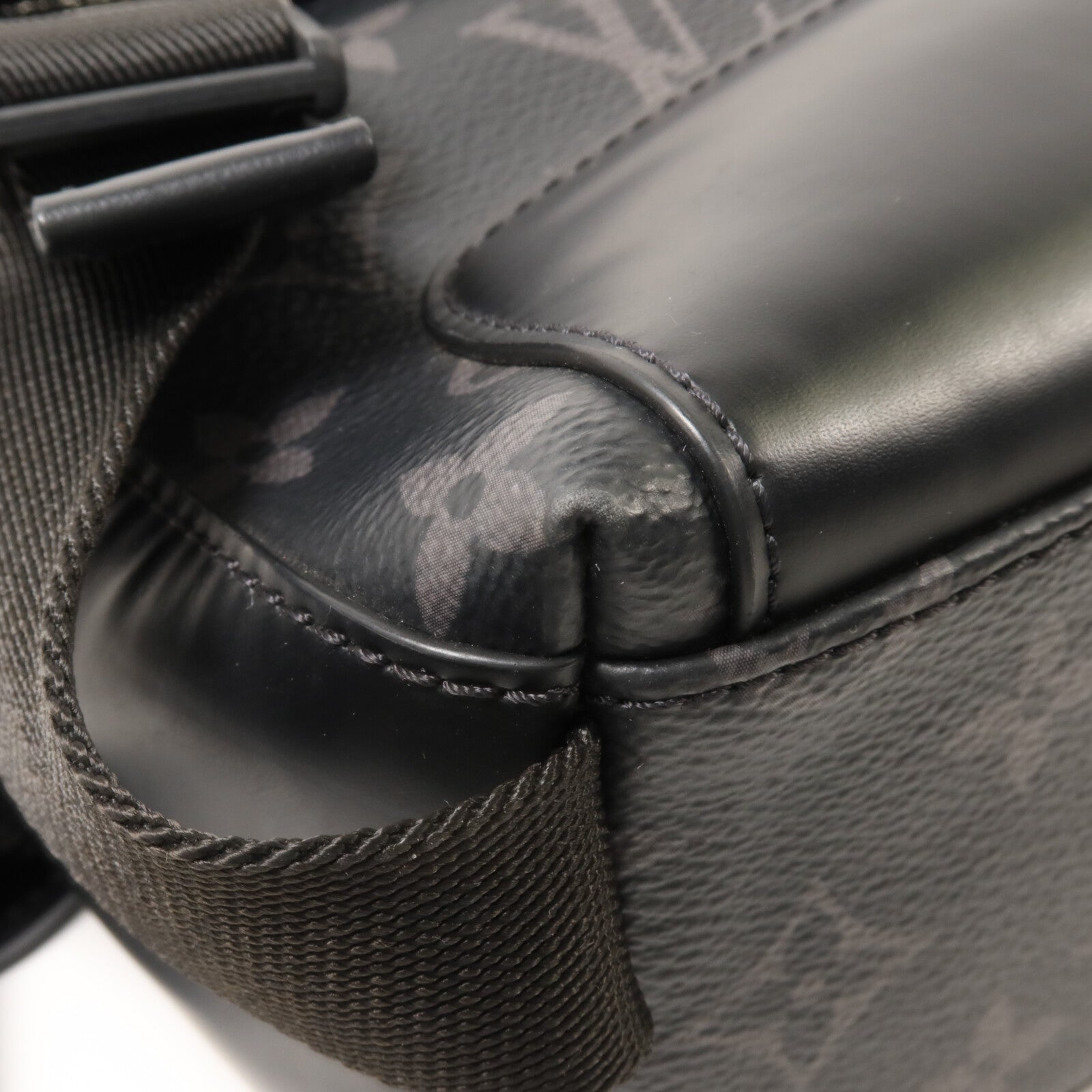 LOUIS VUITTON 【激減優惠】Monogram Eclipse Messenger PM Voyager肩背袋