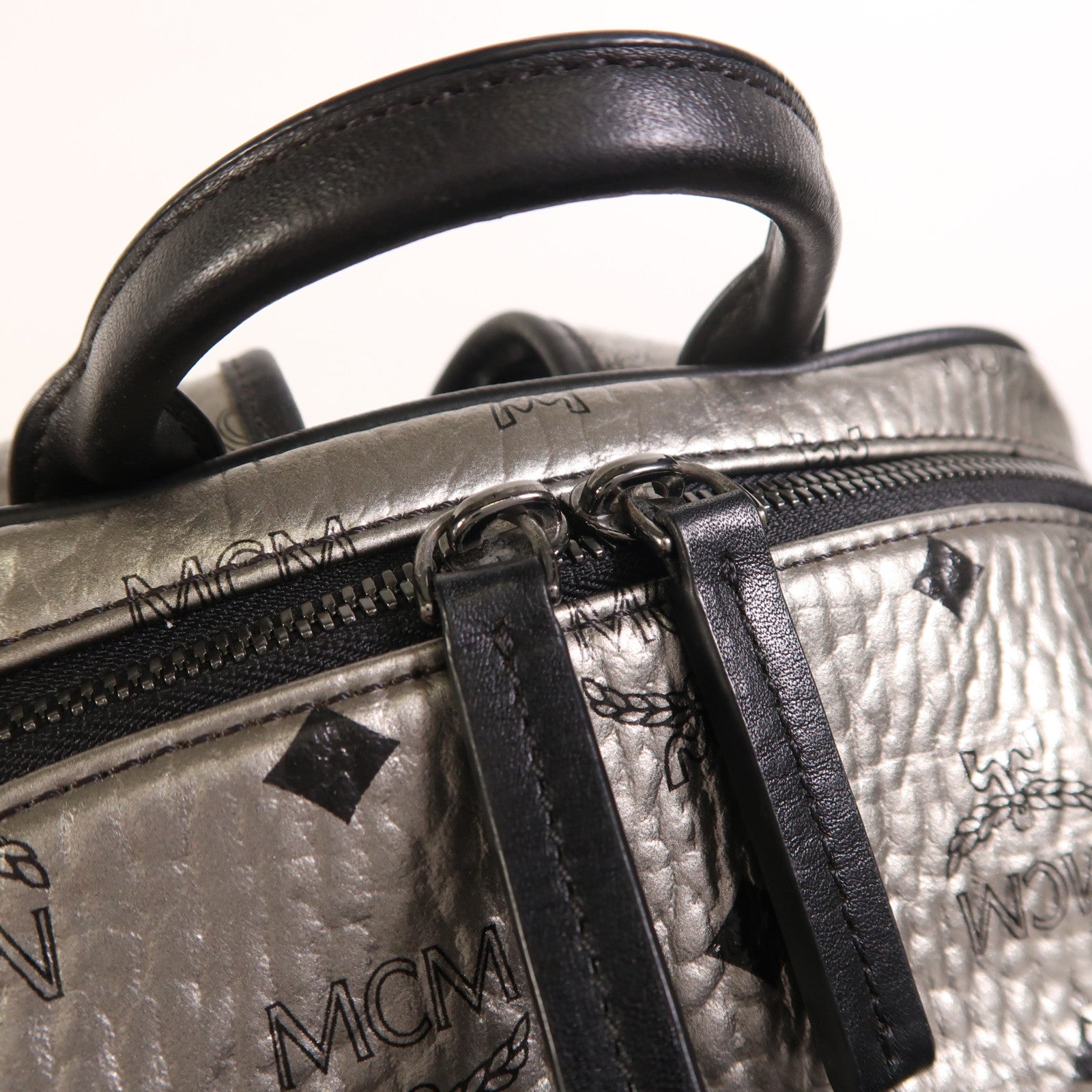 MCM 皮革Backpack銀扣背包
