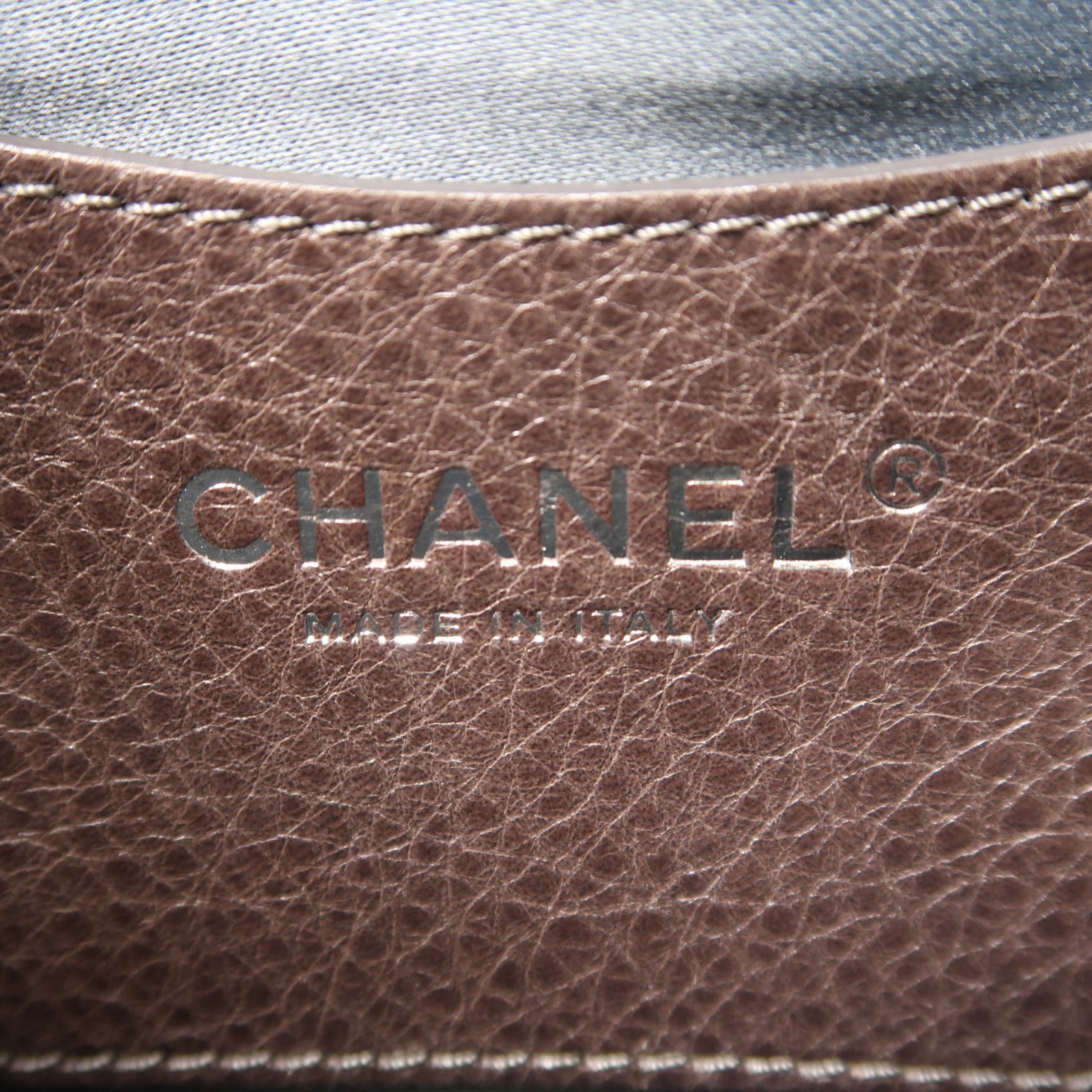 CHANEL 牛皮皮革Shoulder Bag銀扣肩背袋