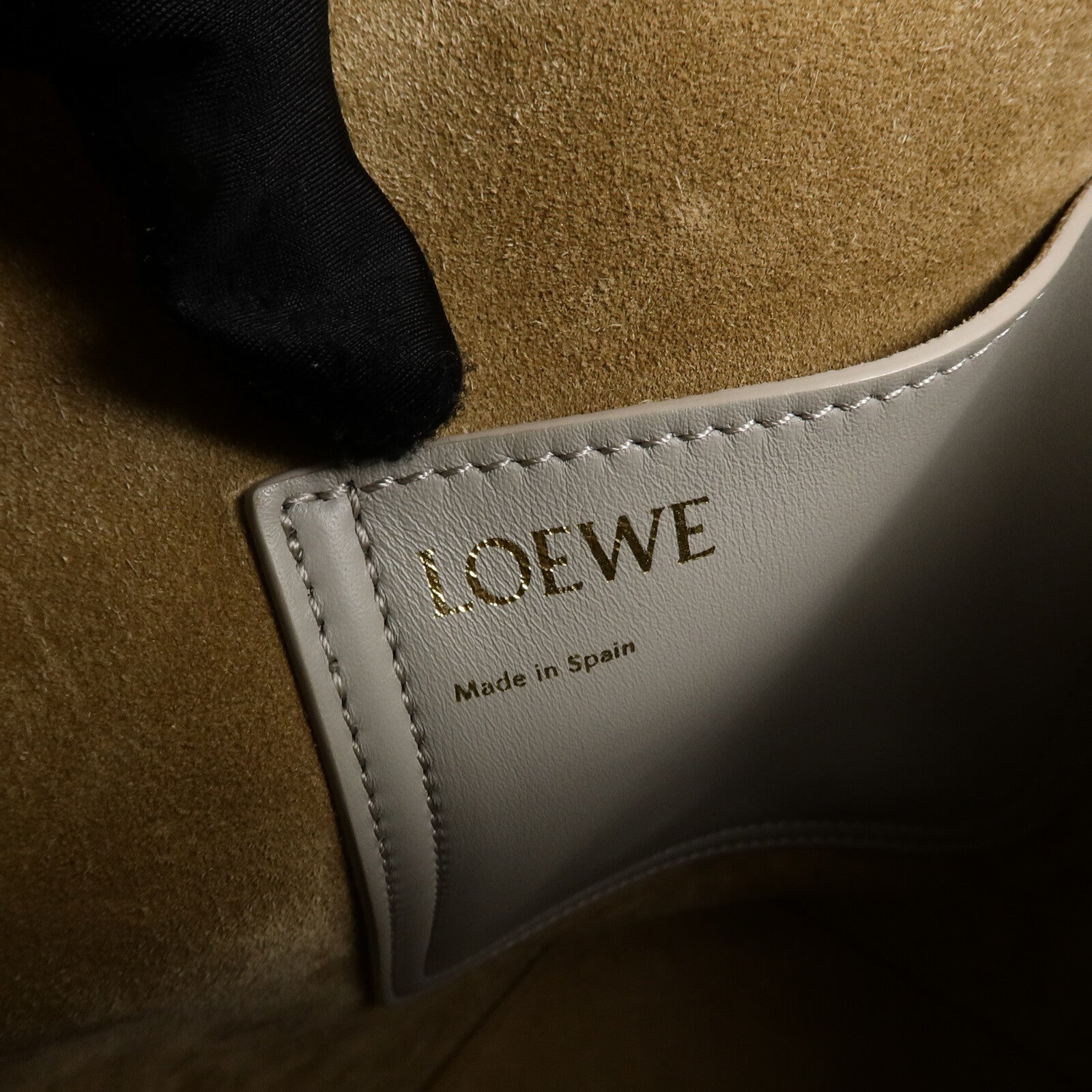LOEWE 牛皮皮革Pebble Bucket Medium肩背袋