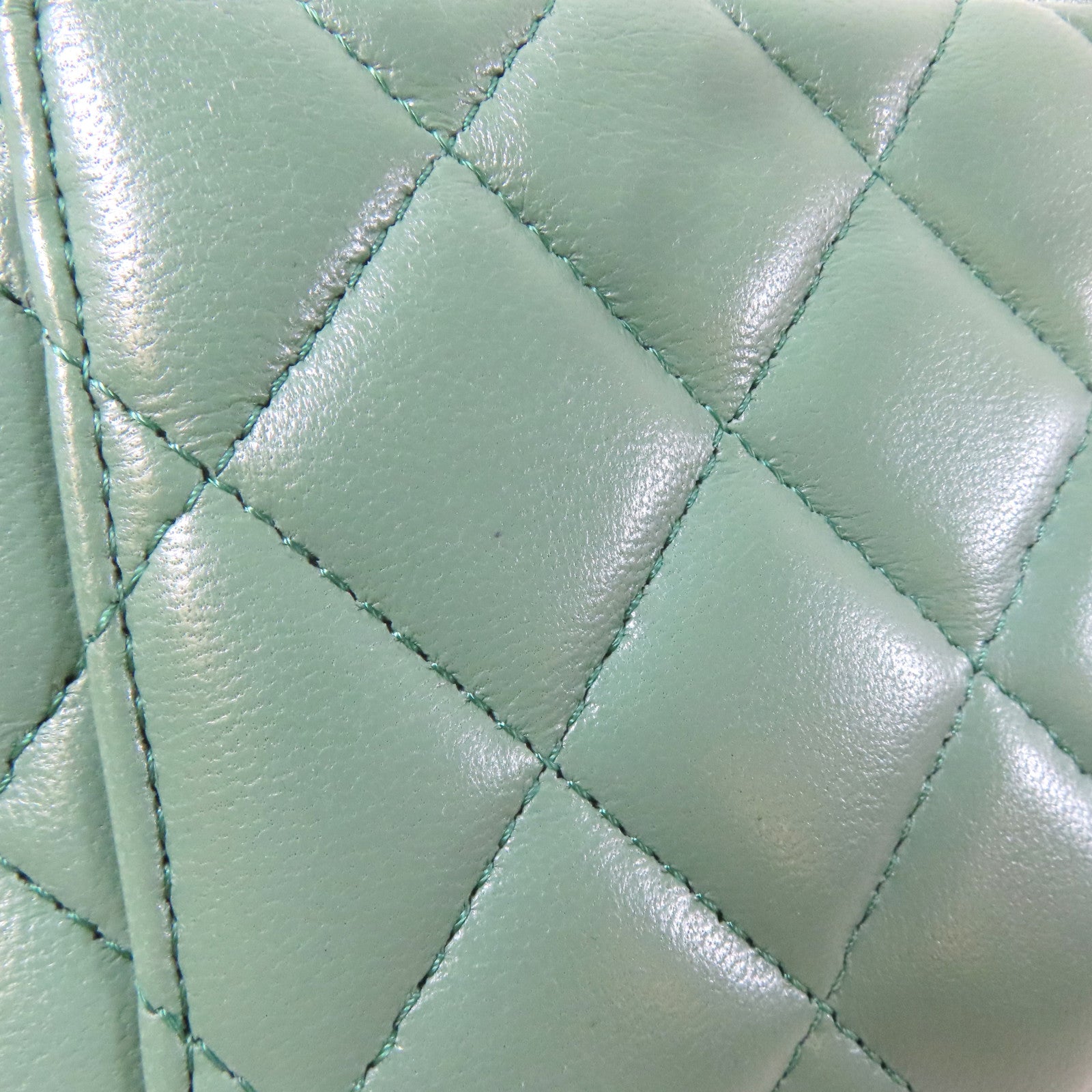 CHANEL 菱格羊皮皮革Vanity Bag金扣鏈帶肩背袋綠色