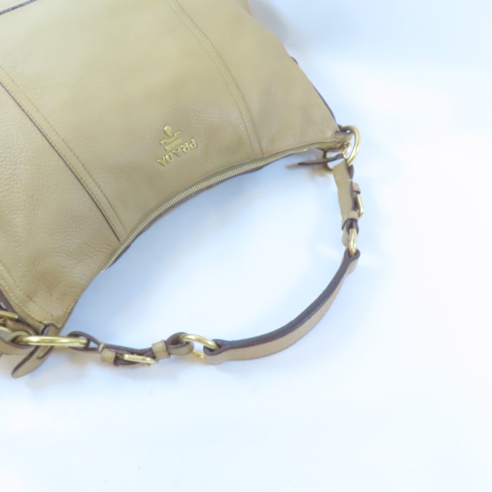PRADA 牛皮皮革Shoulder Bag金扣肩背袋卡其色