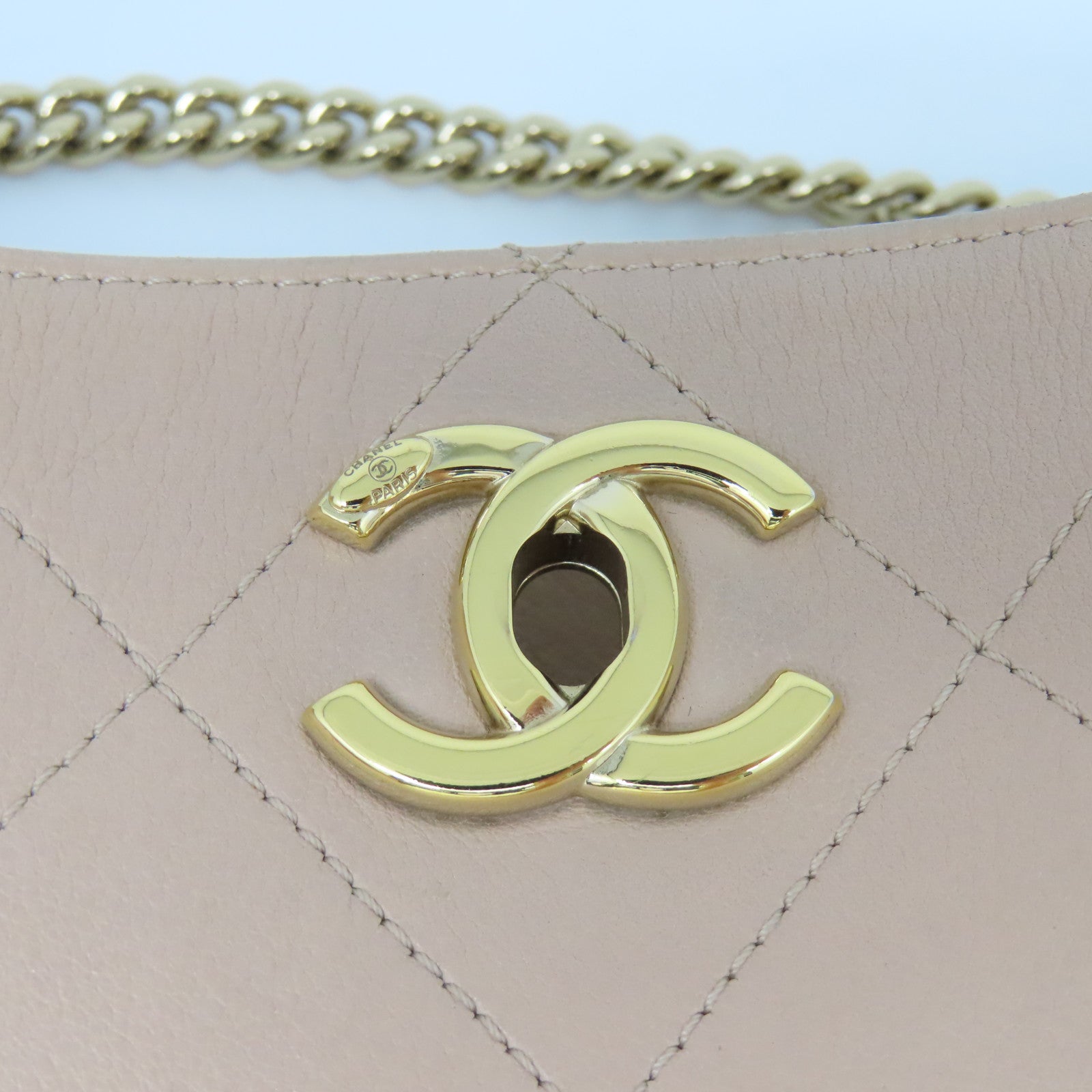 CHANEL 【激減優惠】菱格牛皮皮革Shoulder Bag金扣鏈帶肩背袋米色/黑色