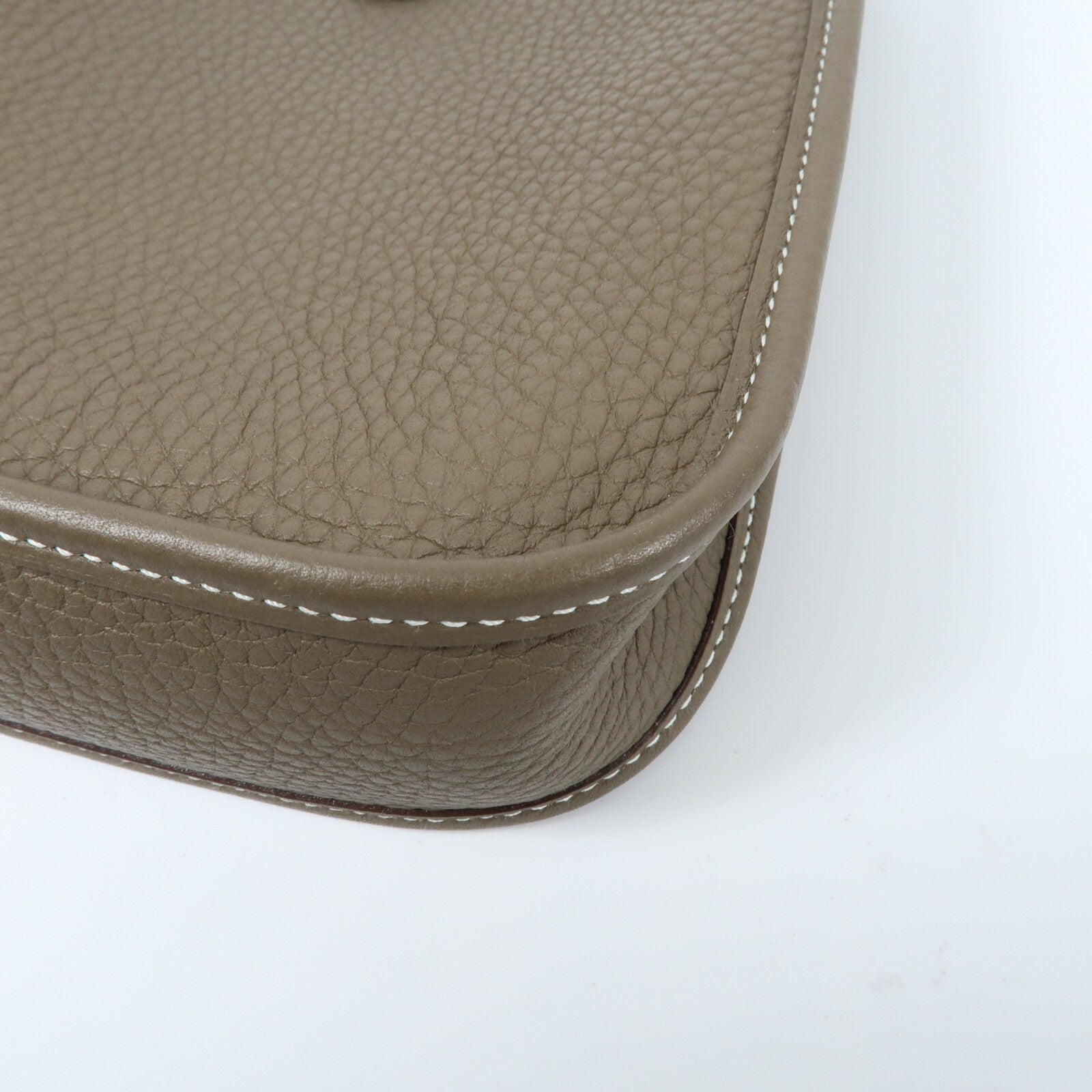 HERMES Clemence皮革Evelyne TPM金扣肩背袋Etoupe