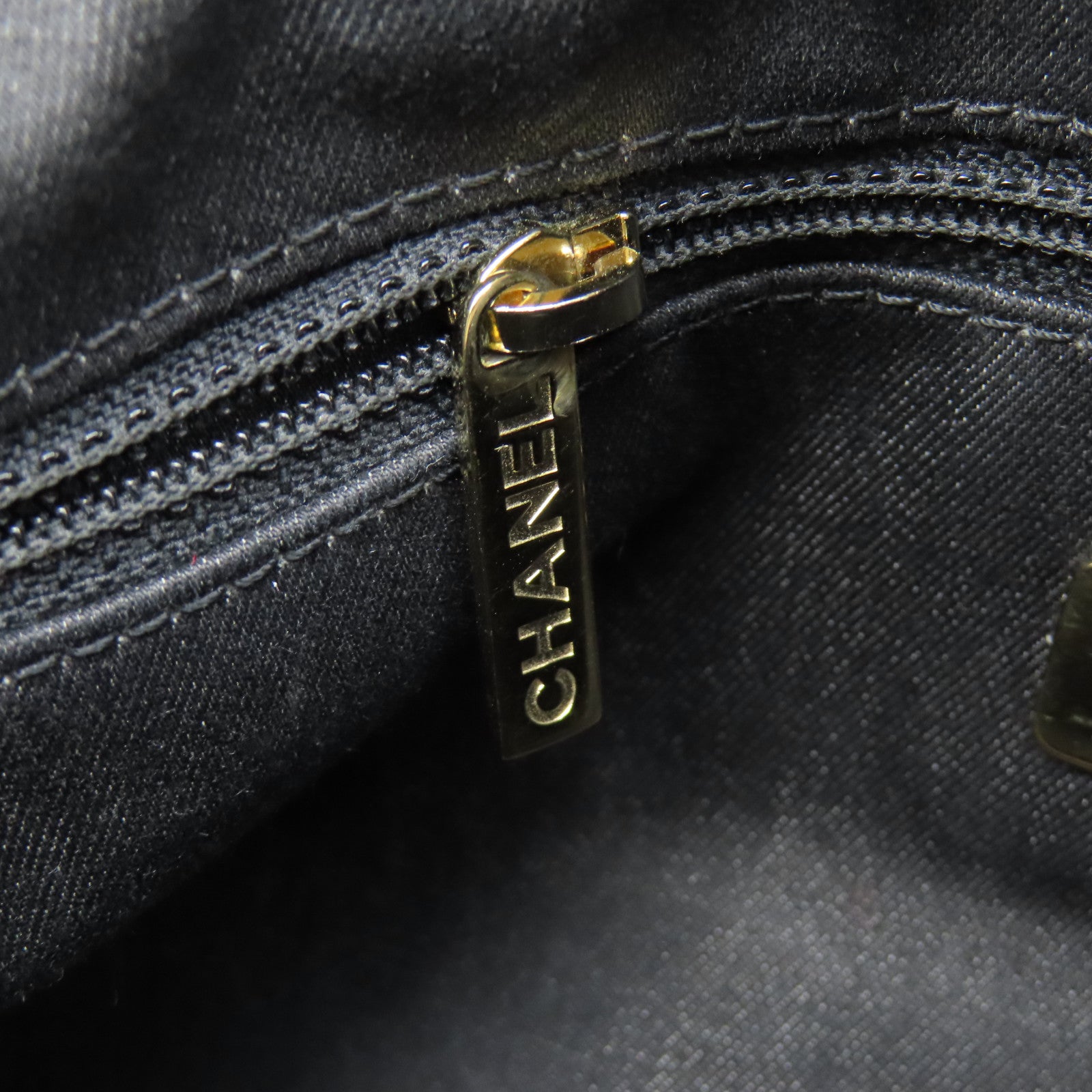 CHANEL 【激減優惠】菱格牛皮皮革Shoulder Bag金扣鏈帶肩背袋米色/黑色
