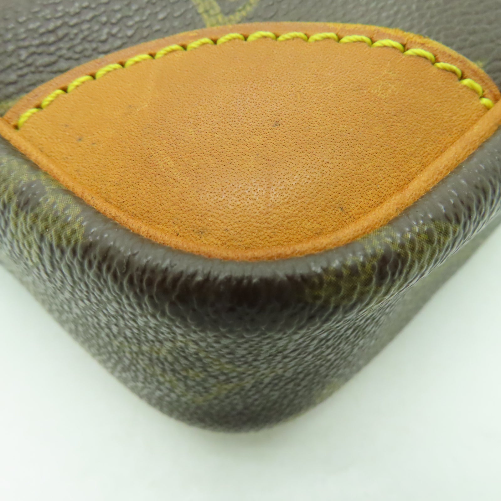 LOUIS VUITTON 【激減優惠】Monogram Danube金扣肩背袋啡色