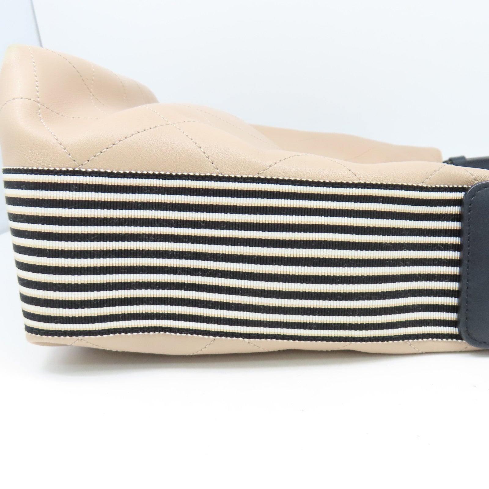 CHANEL 【激減優惠】菱格牛皮皮革Shoulder Bag金扣鏈帶肩背袋米色/黑色