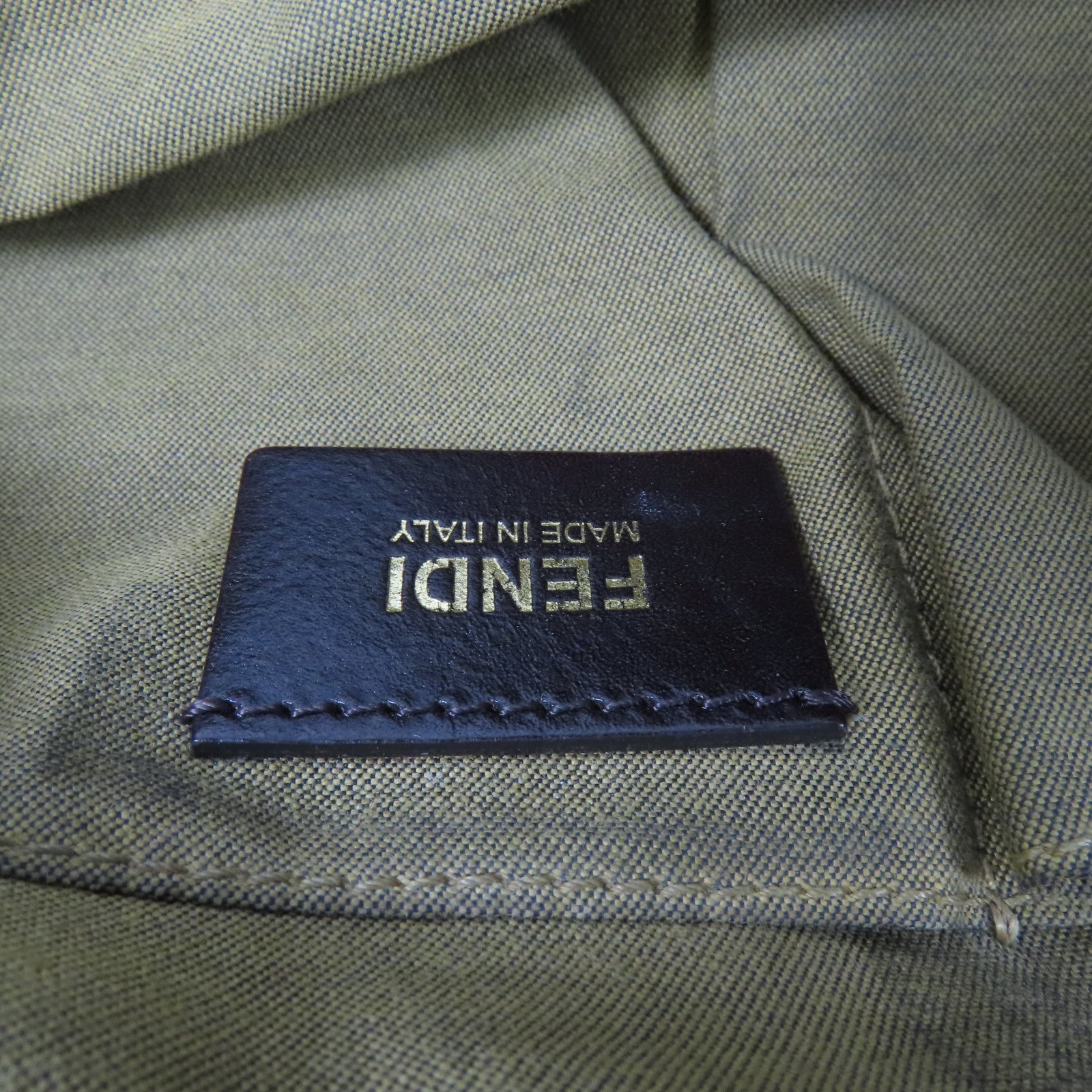 FENDI 皮革Shoulder Bag金扣肩背袋