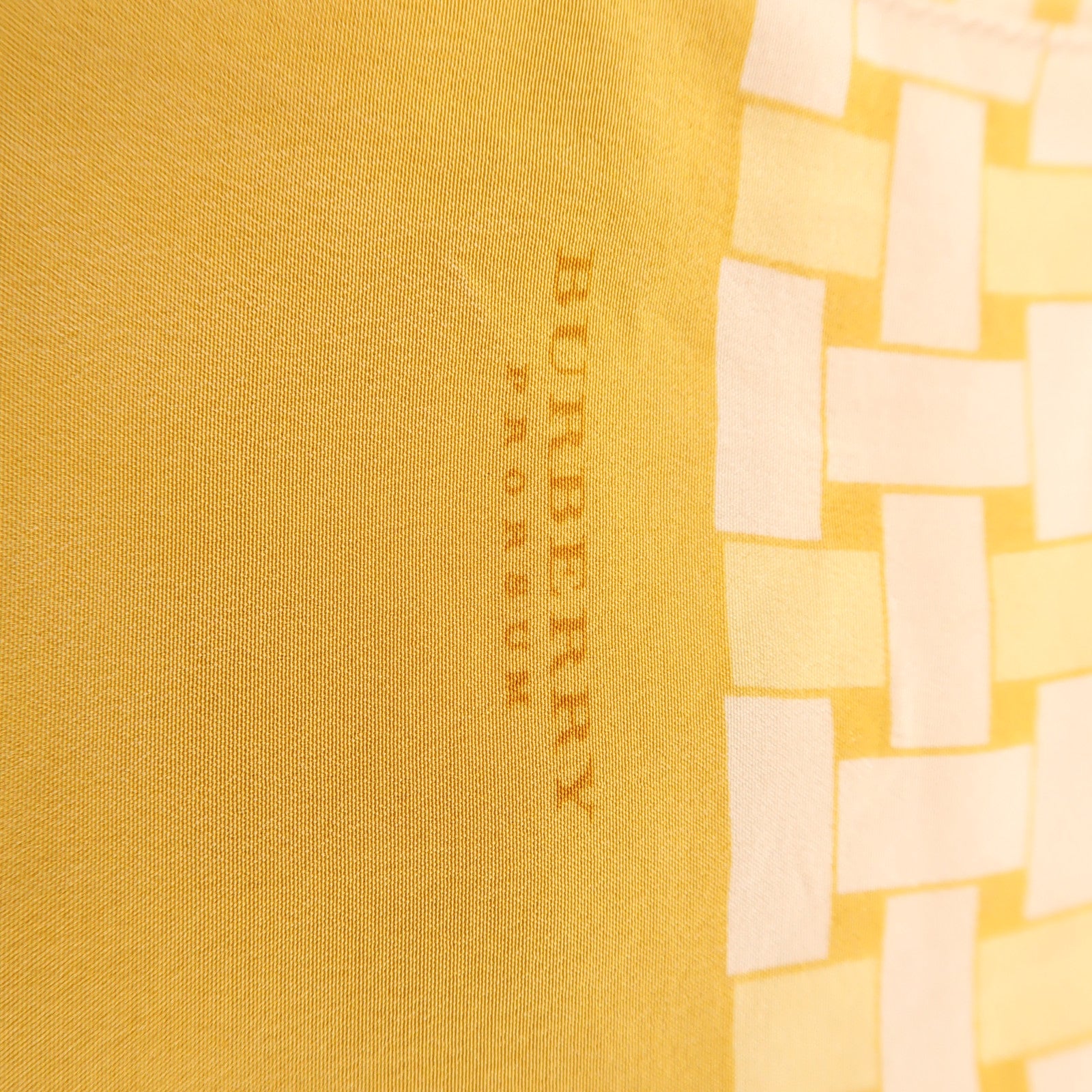 BURBERRY 絲質Scarf絲巾黃色