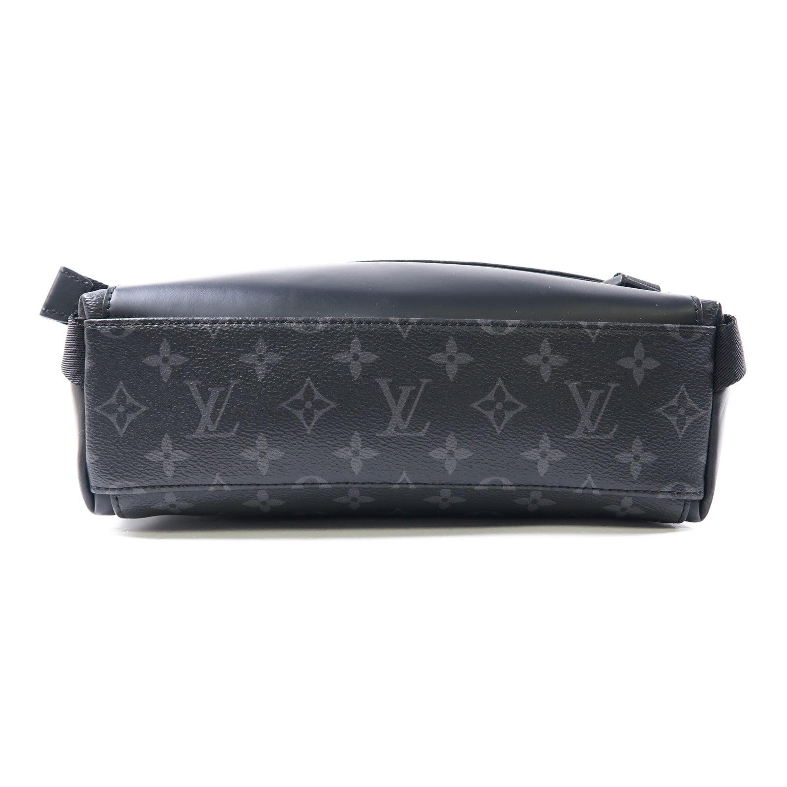 LOUIS VUITTON Monogram Eclipse Messenger Voyager銀扣肩背袋黑色