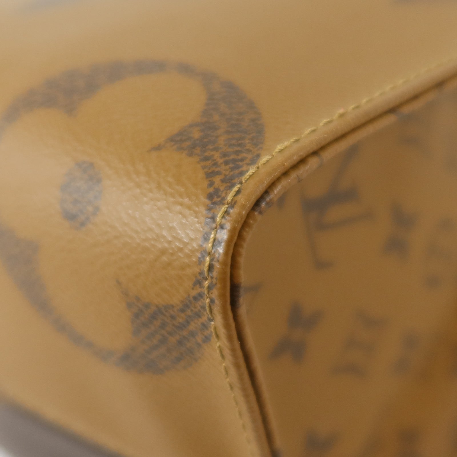 LOUIS VUITTON Monogram Reverse On The Go MM金扣手挽肩背兩用袋