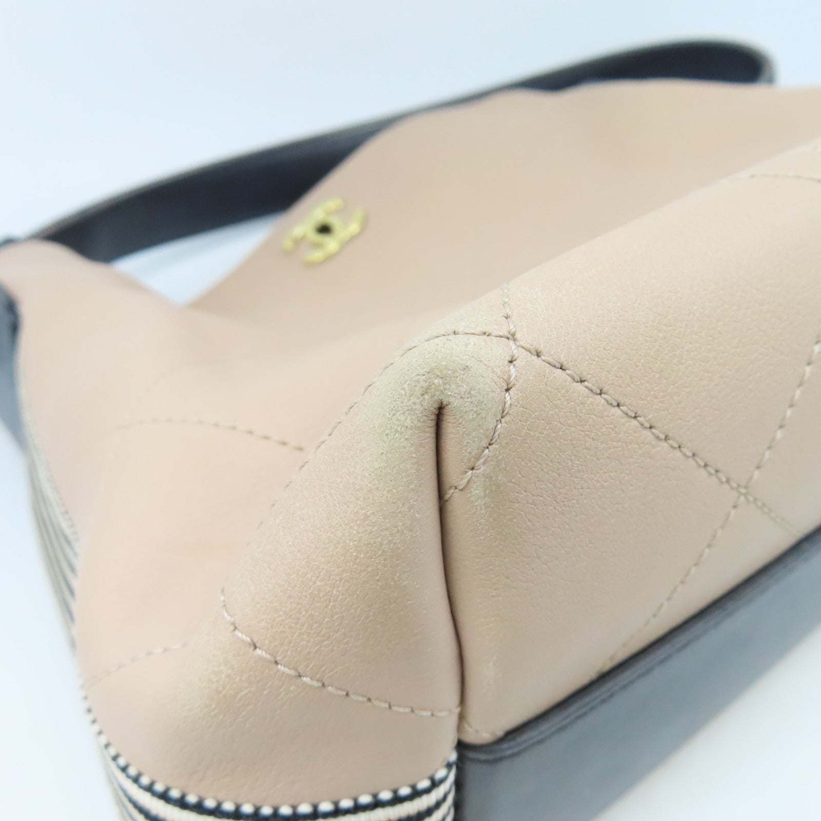 CHANEL 【激減優惠】菱格牛皮皮革Shoulder Bag金扣鏈帶肩背袋米色/黑色