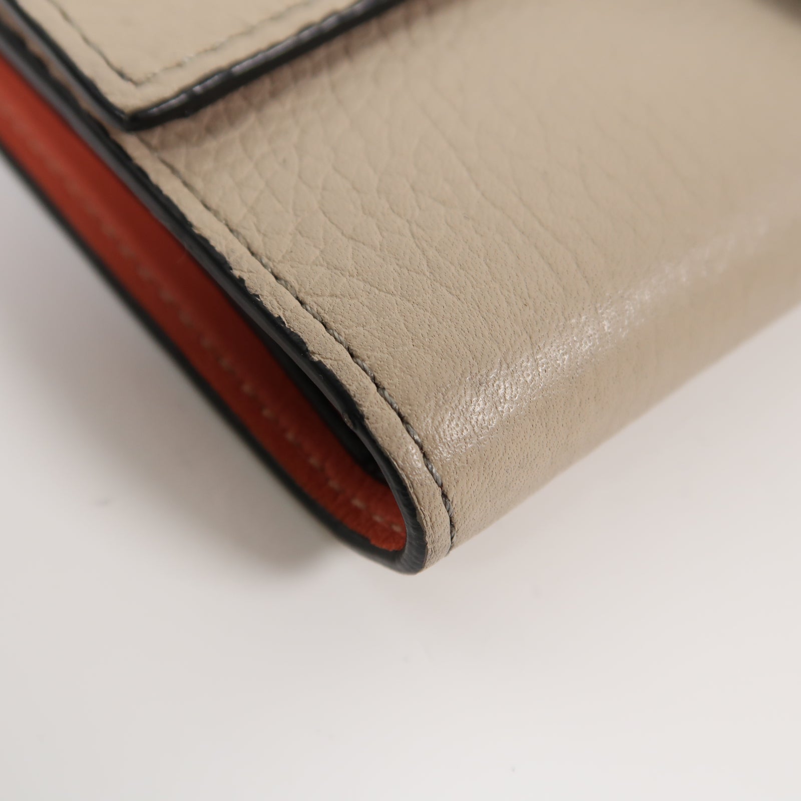 LOEWE 牛皮皮革Wallet銀扣錢包米色