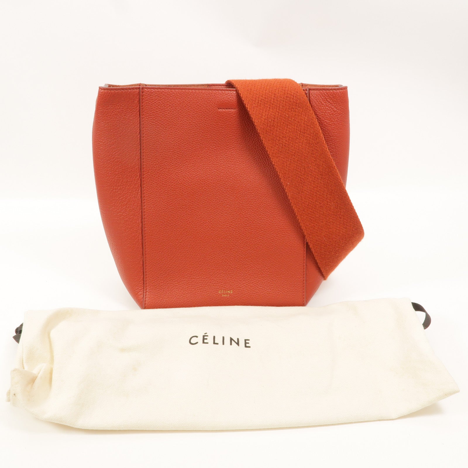CELINE 牛皮皮革Sangle肩背袋