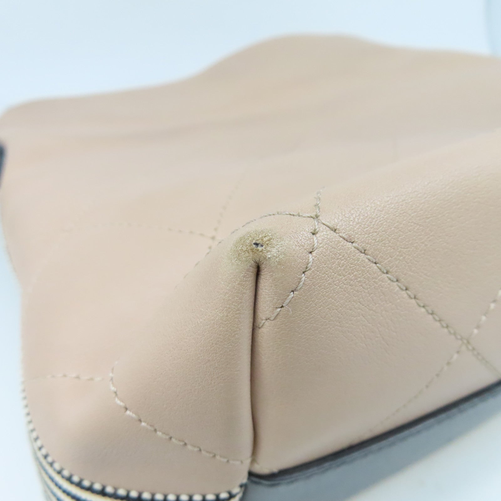 CHANEL 【激減優惠】菱格牛皮皮革Shoulder Bag金扣鏈帶肩背袋米色/黑色