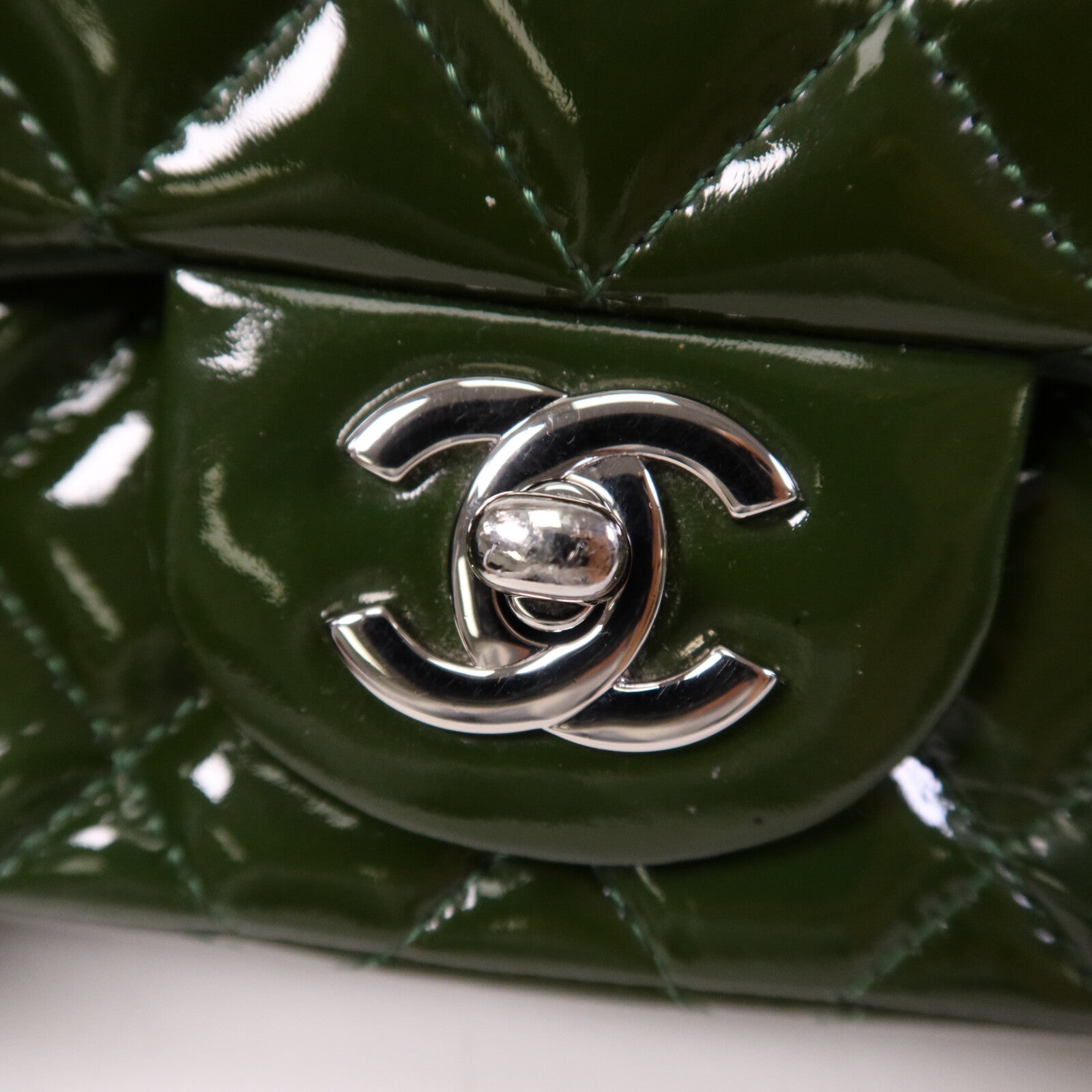 CHANEL 漆皮皮革Chain Shoulder銀扣鏈帶肩背袋