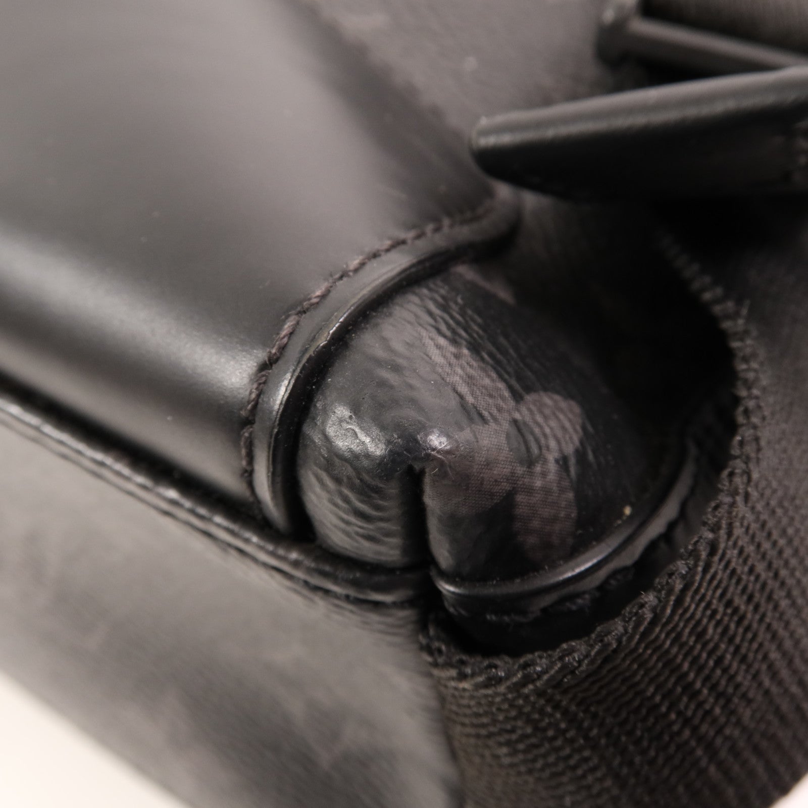 LOUIS VUITTON Monogram Eclipse Messenger PM Voyager銀扣肩背袋