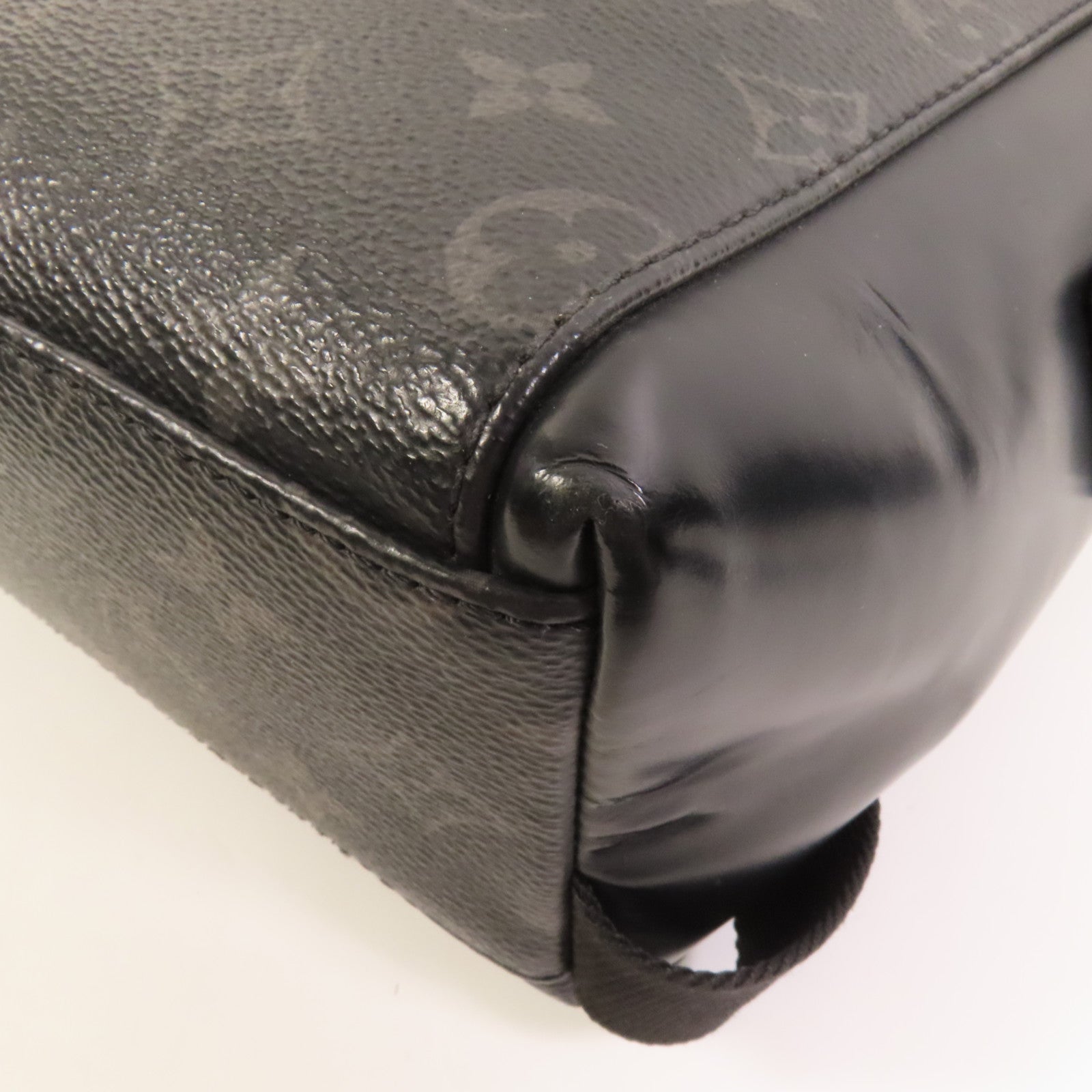 LOUIS VUITTON 【激減優惠】Monogram Eclipse/Taiga Outdoor Messenger銀扣肩背袋