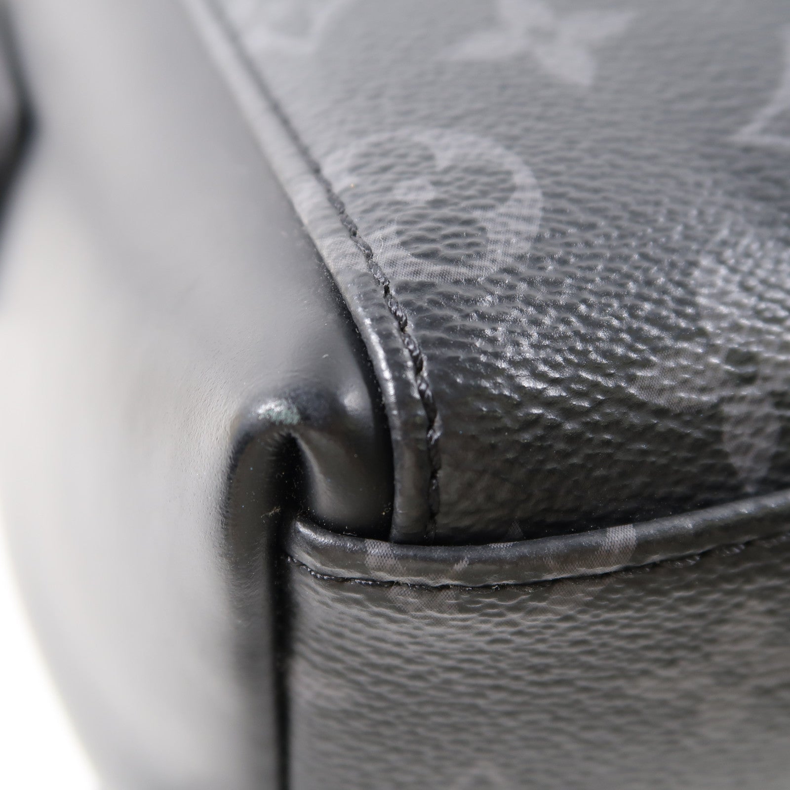 LOUIS VUITTON Monogram Eclipse Messenger Voyager銀扣肩背袋黑色