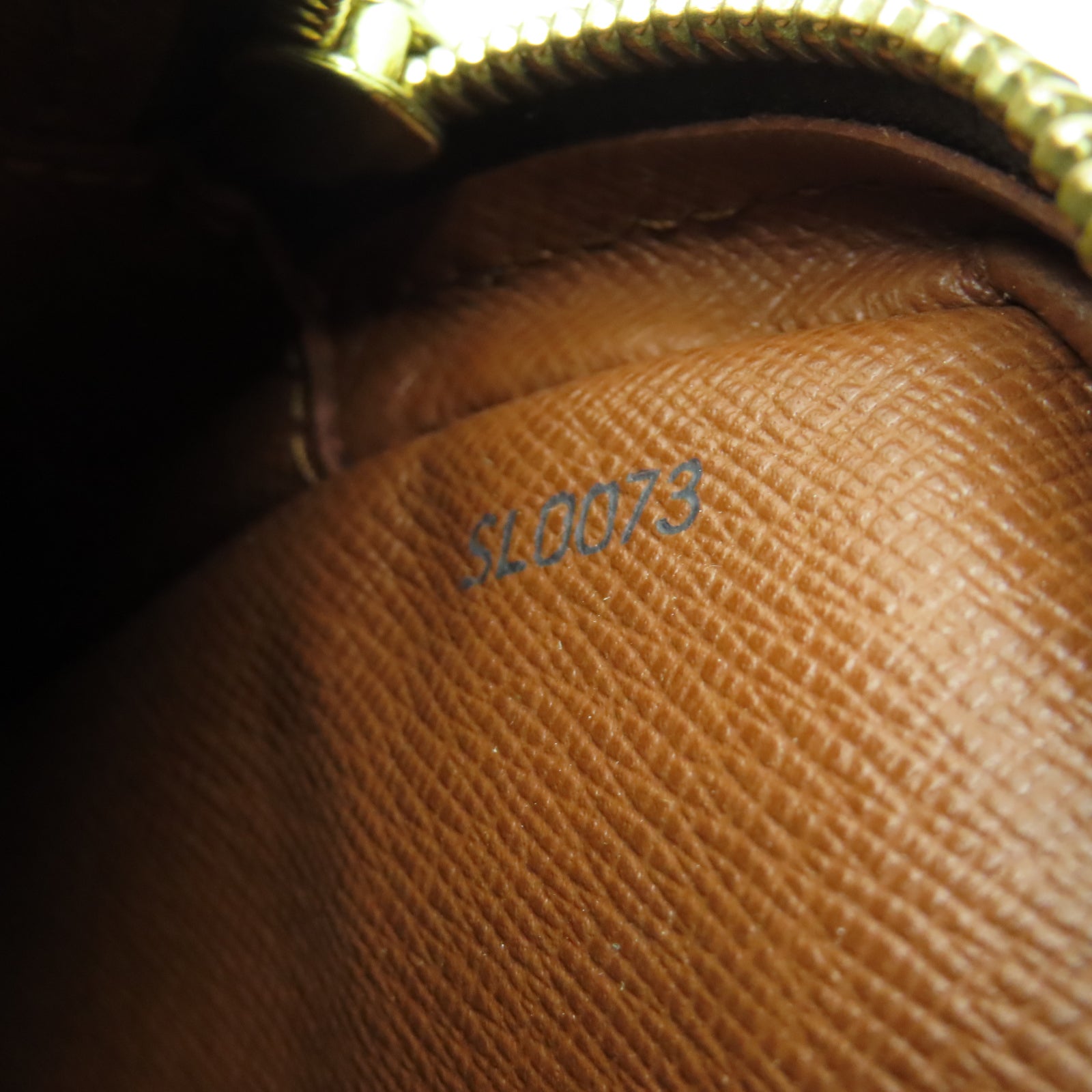 LOUIS VUITTON 【激減優惠】Monogram Danube金扣肩背袋啡色