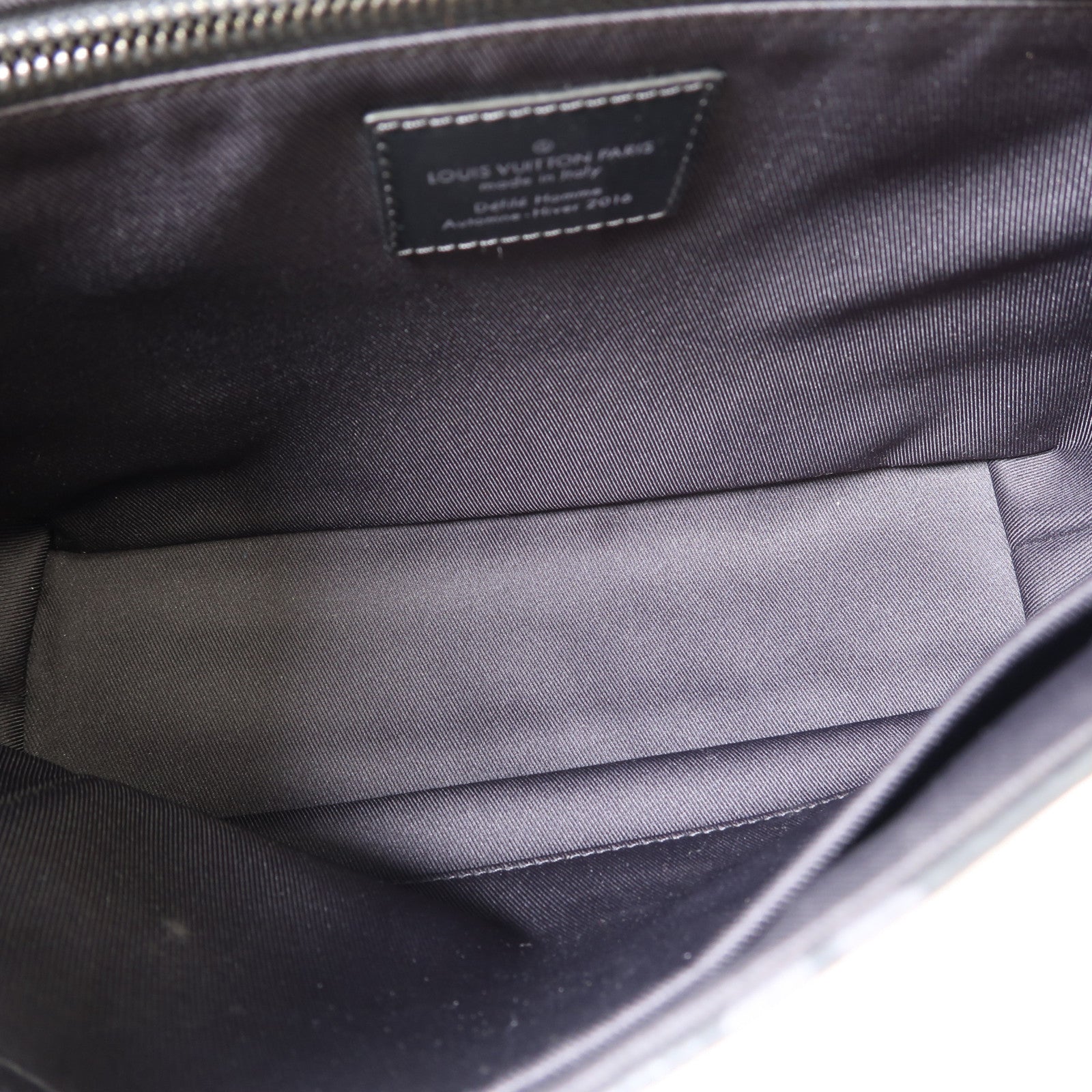 LOUIS VUITTON Monogram Eclipse Messenger Voyager銀扣肩背袋黑色