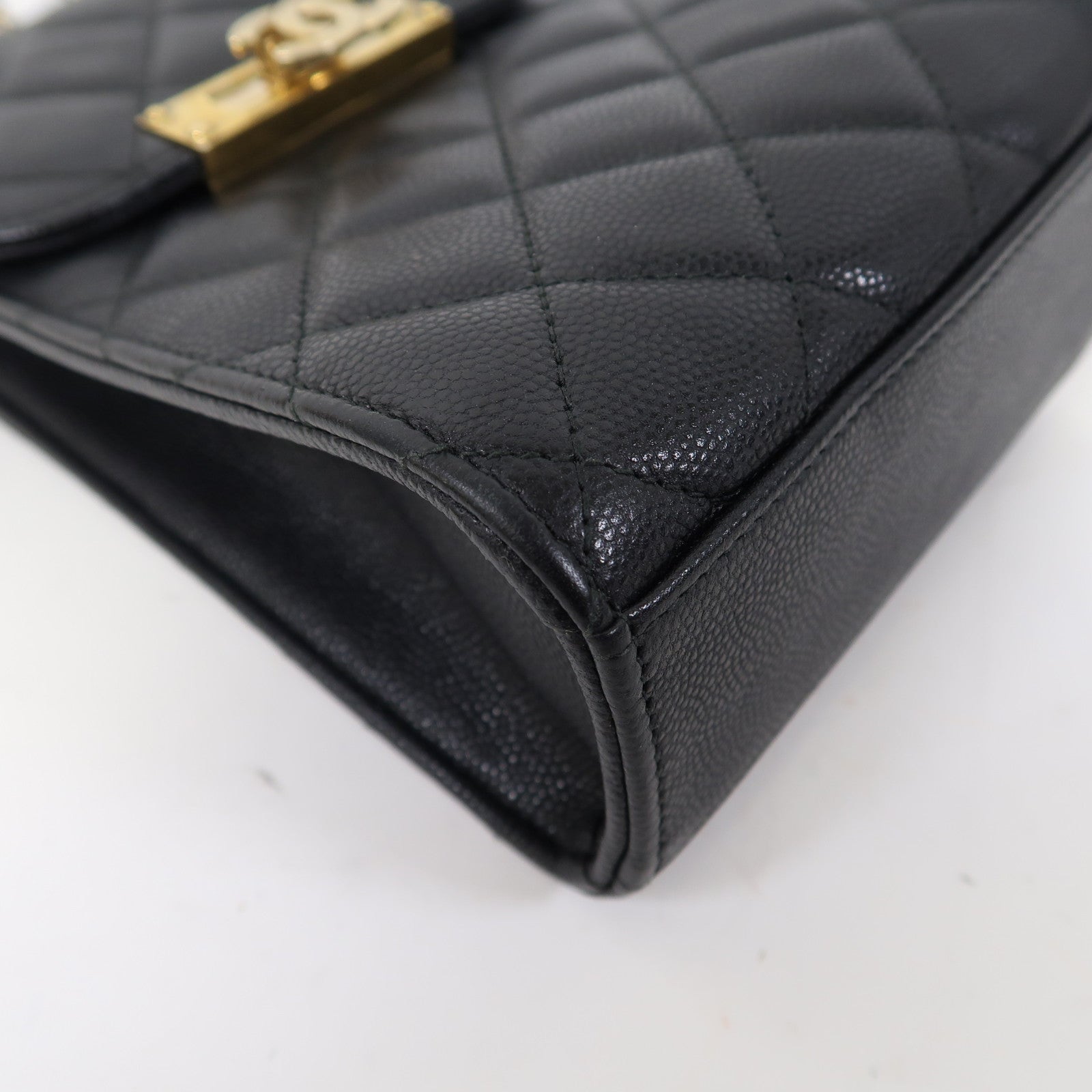 CHANEL 菱格Caviar皮革Chain Shoulder金扣鏈帶肩背袋黑色