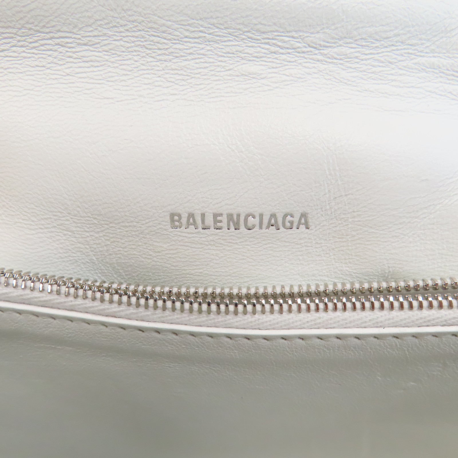 BALENCIAGA 牛皮皮革Crush Small Chain Bag銀扣鏈帶肩背袋白色