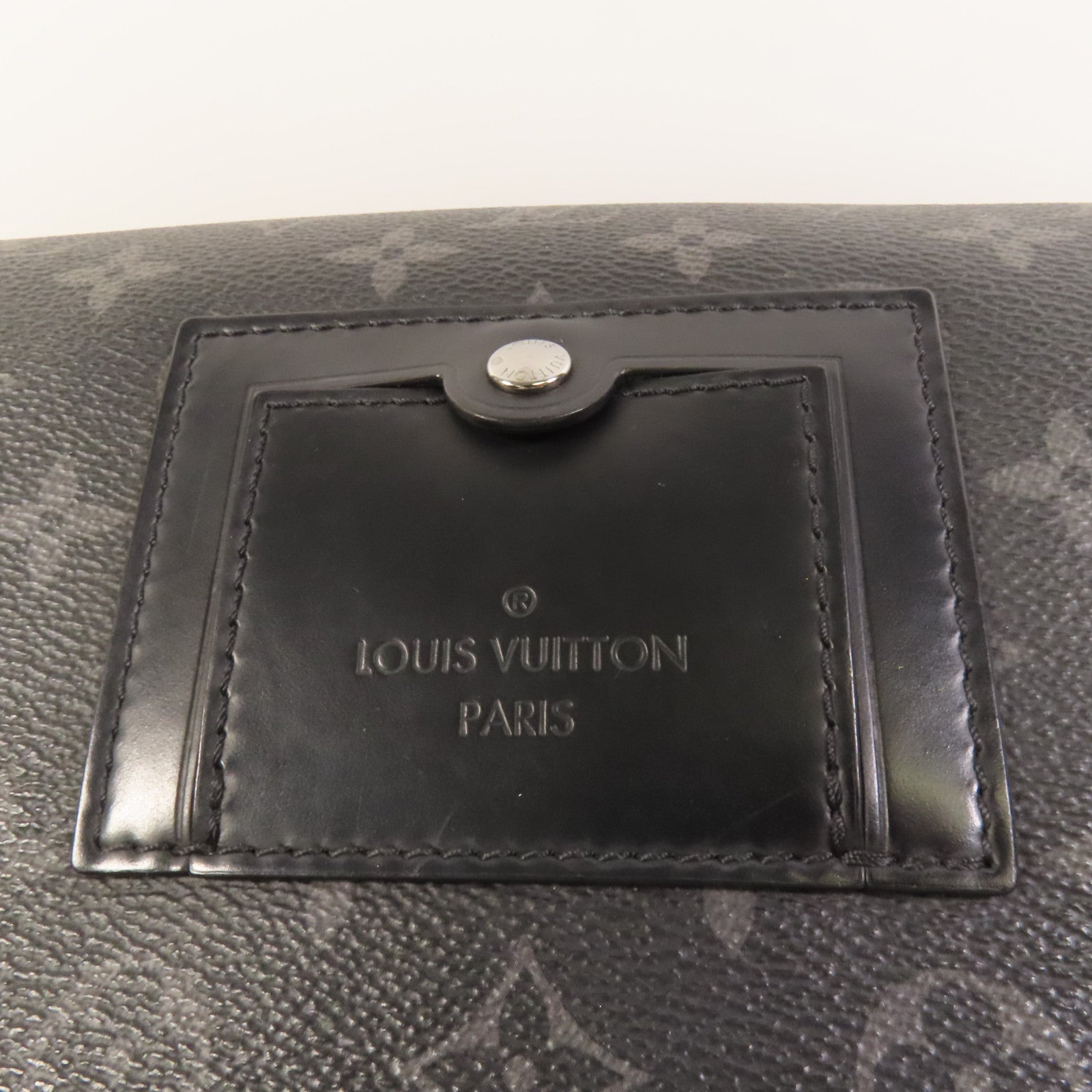 LOUIS VUITTON 【激減優惠】Monogram Eclipse/Taiga Outdoor Messenger銀扣肩背袋