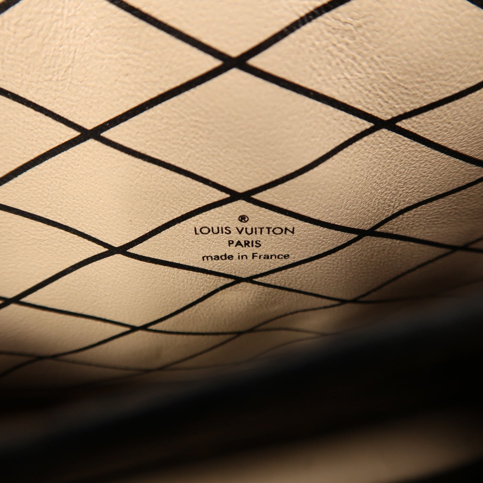 LOUIS VUITTON Monogram Reverse Trunk Clutch金扣肩背袋棕色