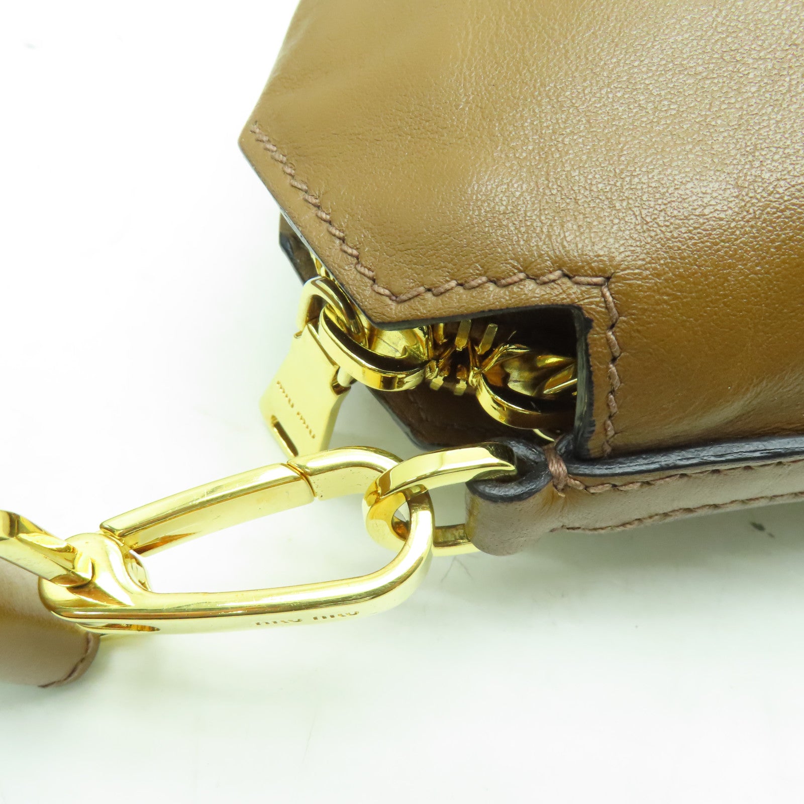 Miu Miu 牛皮皮革Shoulder Bag金扣肩背袋棕色
