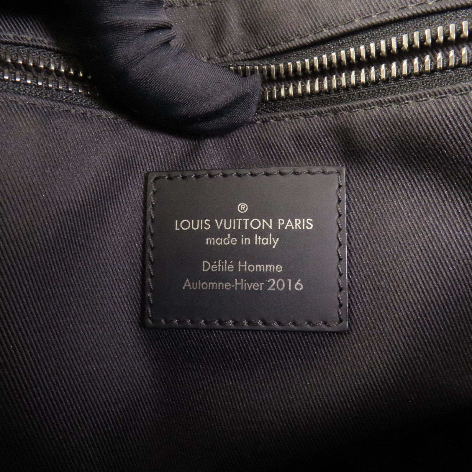LOUIS VUITTON 【激減優惠】Monogram Eclipse/Taiga Outdoor Messenger銀扣肩背袋