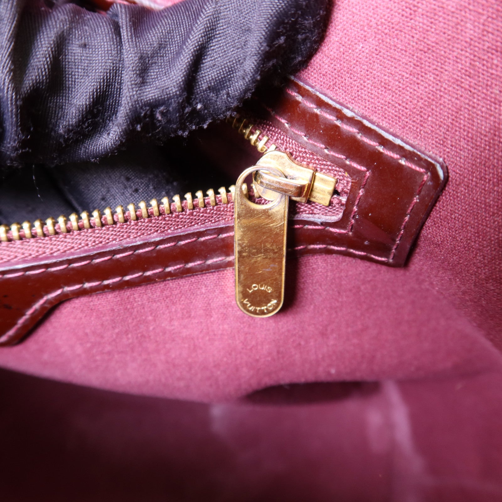 LOUIS VUITTON Vernis Avalon MM金扣肩背袋