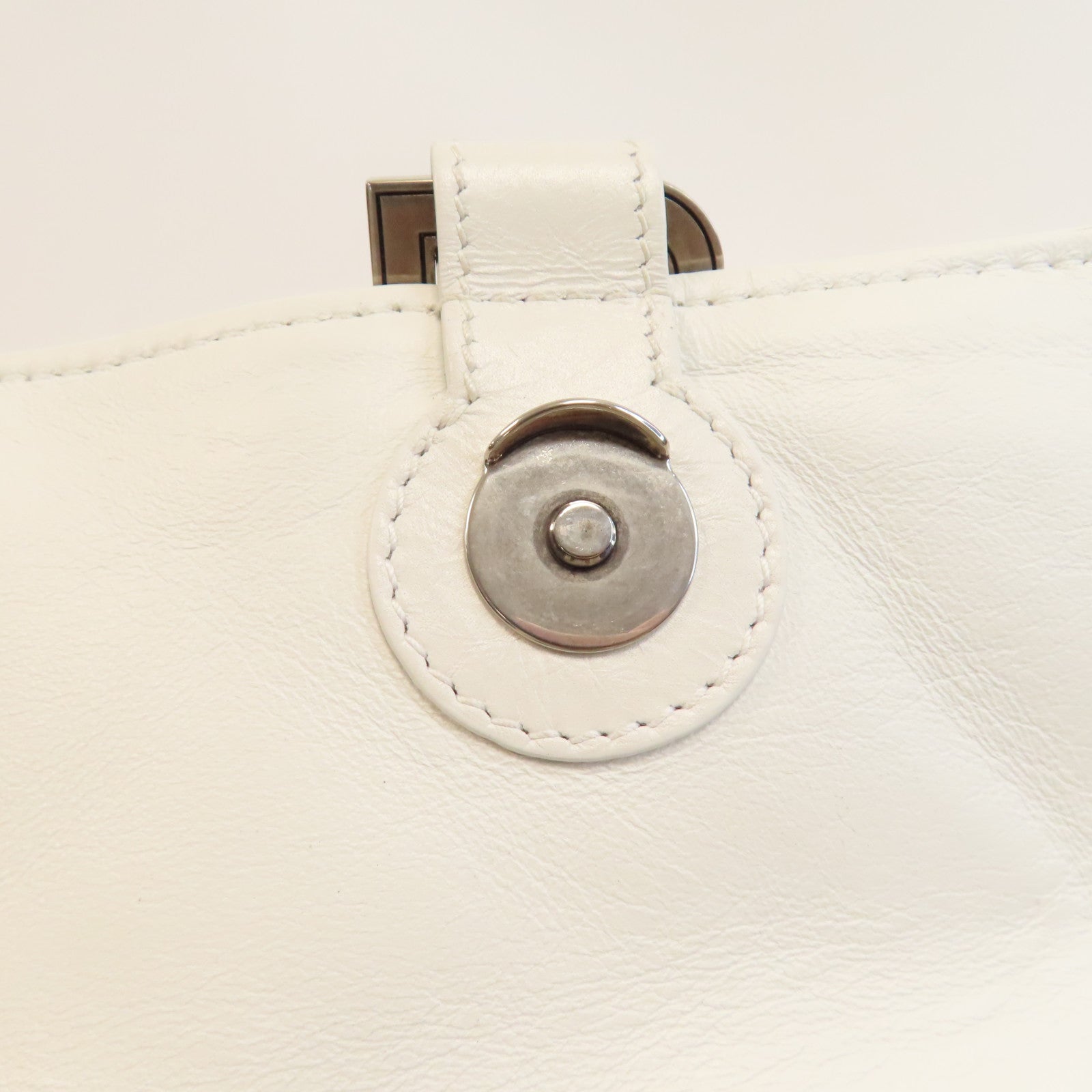 BALENCIAGA 牛皮皮革Crush Small Chain Bag銀扣鏈帶肩背袋白色