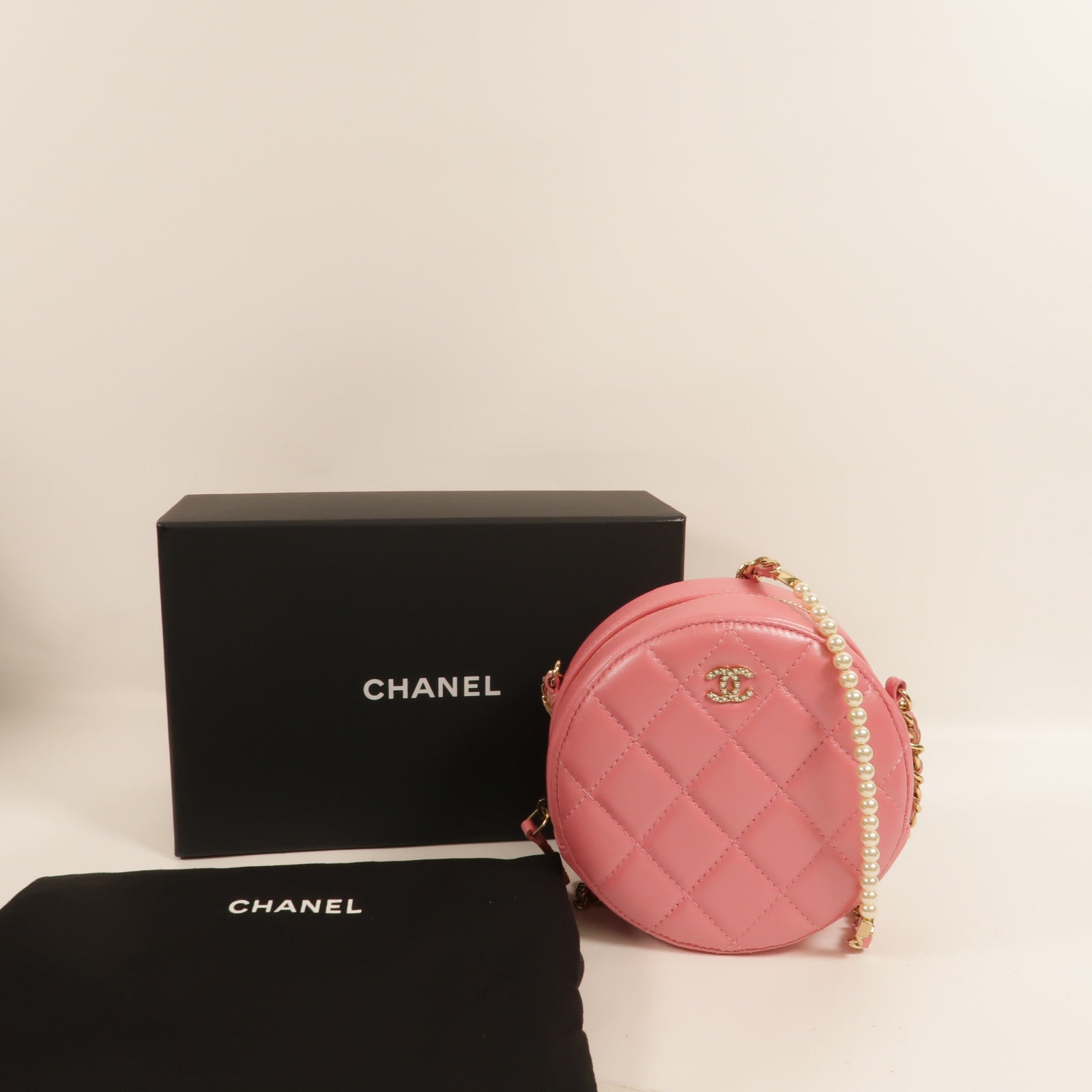 CHANEL 羊皮皮革Round Vanity Case鏈帶肩背袋