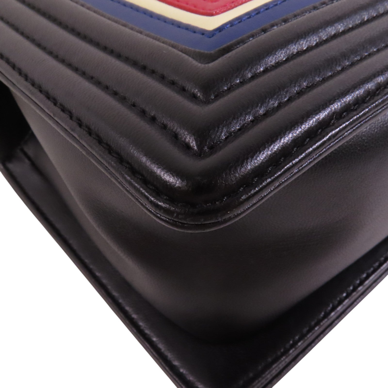 CHANEL 牛皮皮革Boy Chanel 25銀扣鏈帶肩背袋