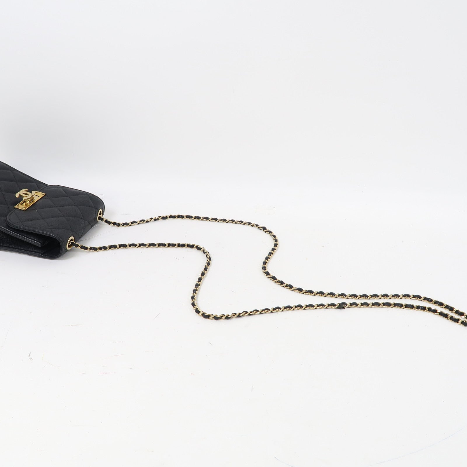 CHANEL 菱格Caviar皮革Chain Shoulder金扣鏈帶肩背袋黑色